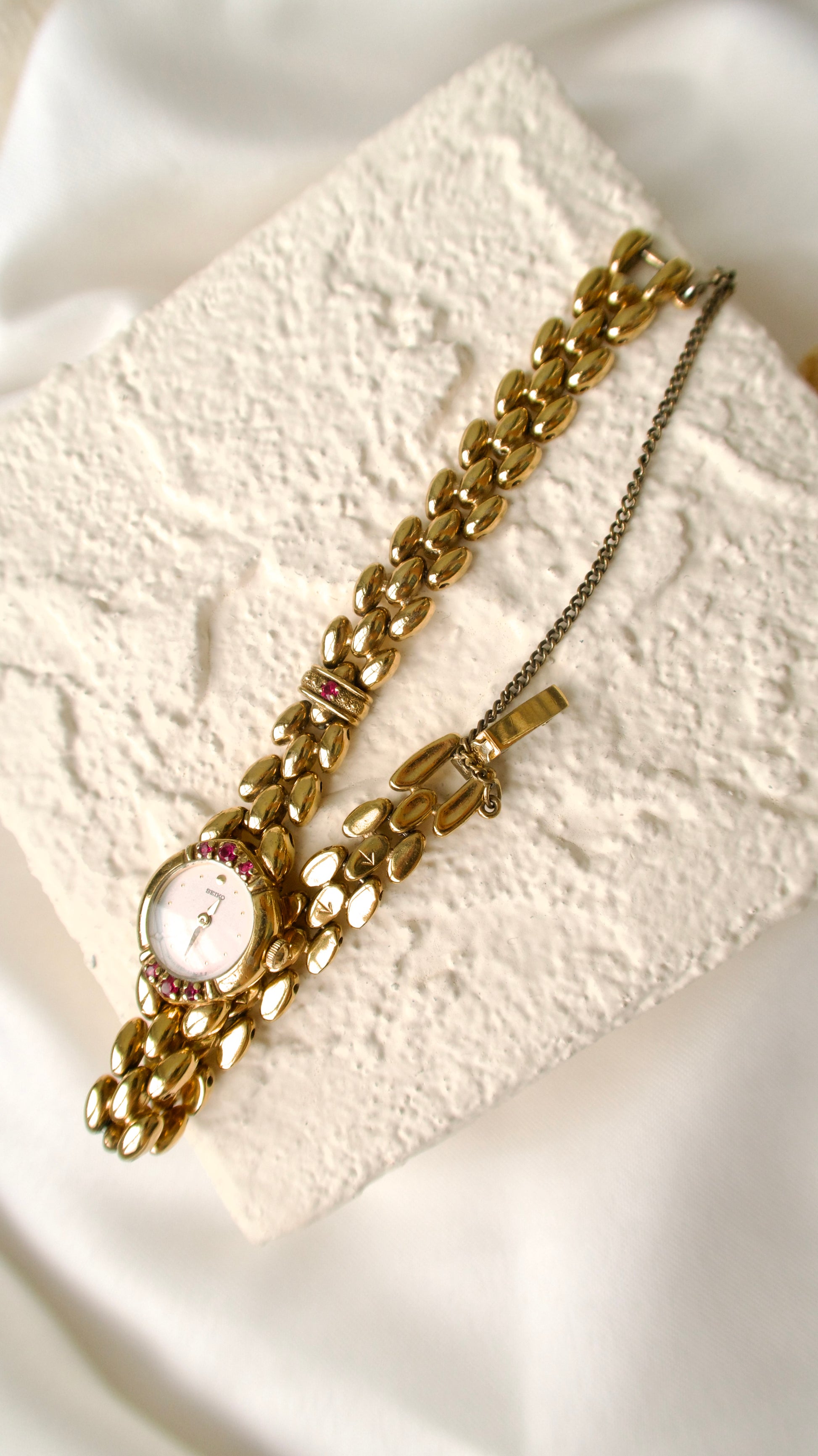 S. White Round MOP Dial with Pink Jewels Gold Chain Watch