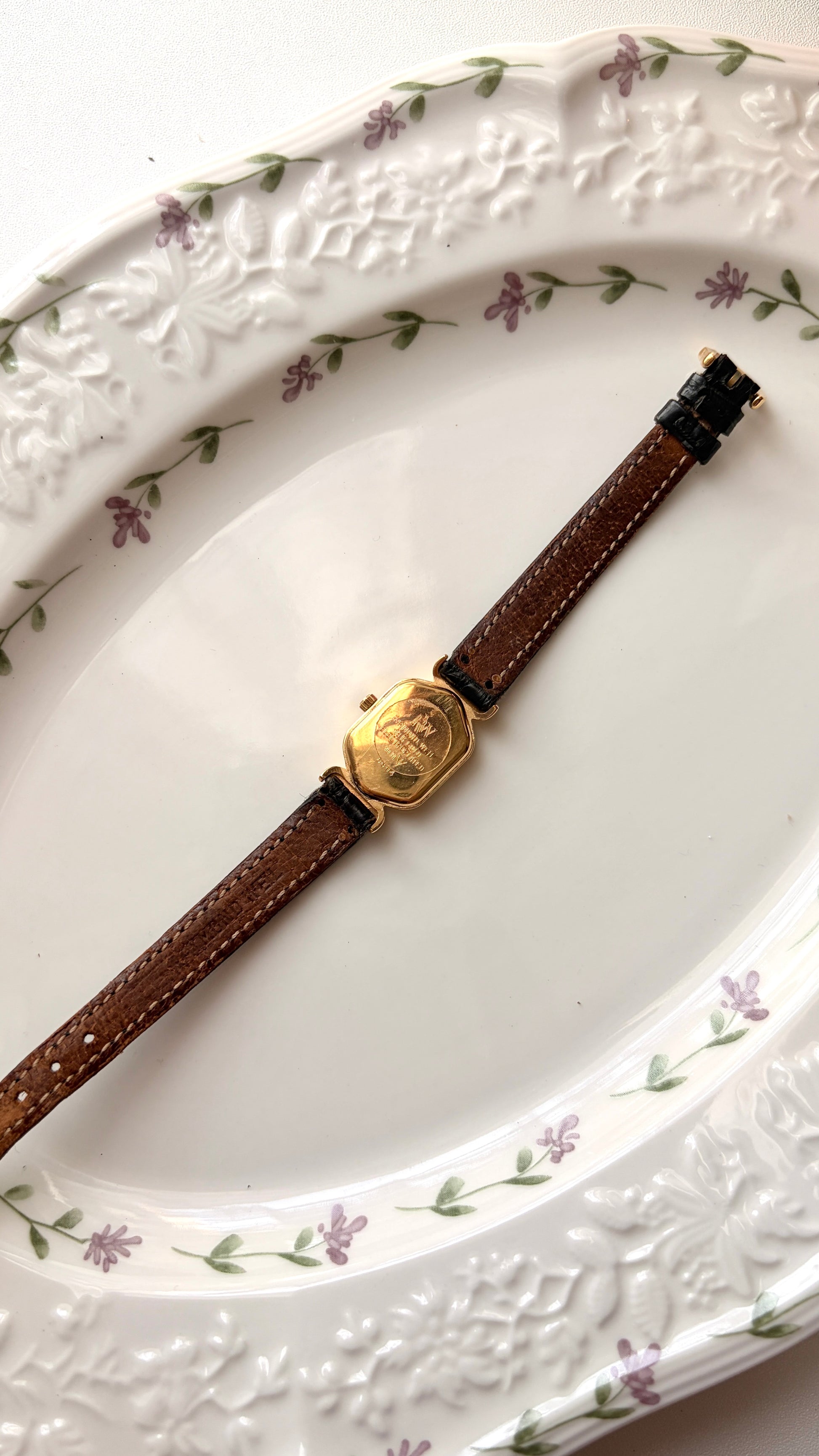 RW. Geneve White Hexagon Roman Dial Black Strap Watch