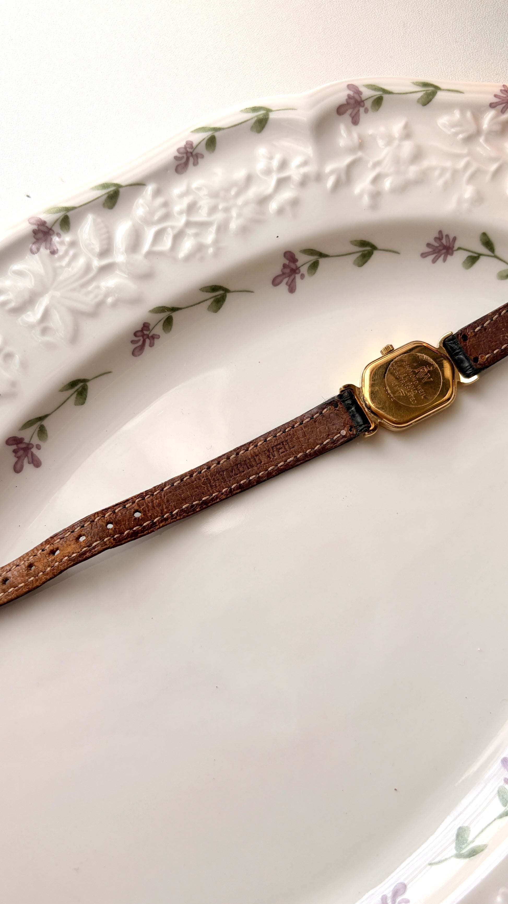 RW. Geneve White Hexagon Roman Dial Black Strap Watch