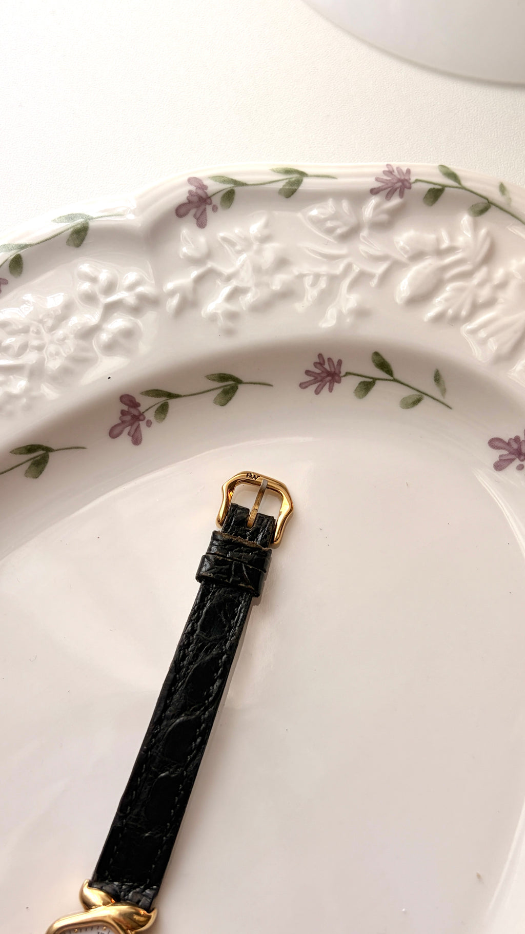 RW. Geneve White Hexagon Roman Dial Black Strap Watch