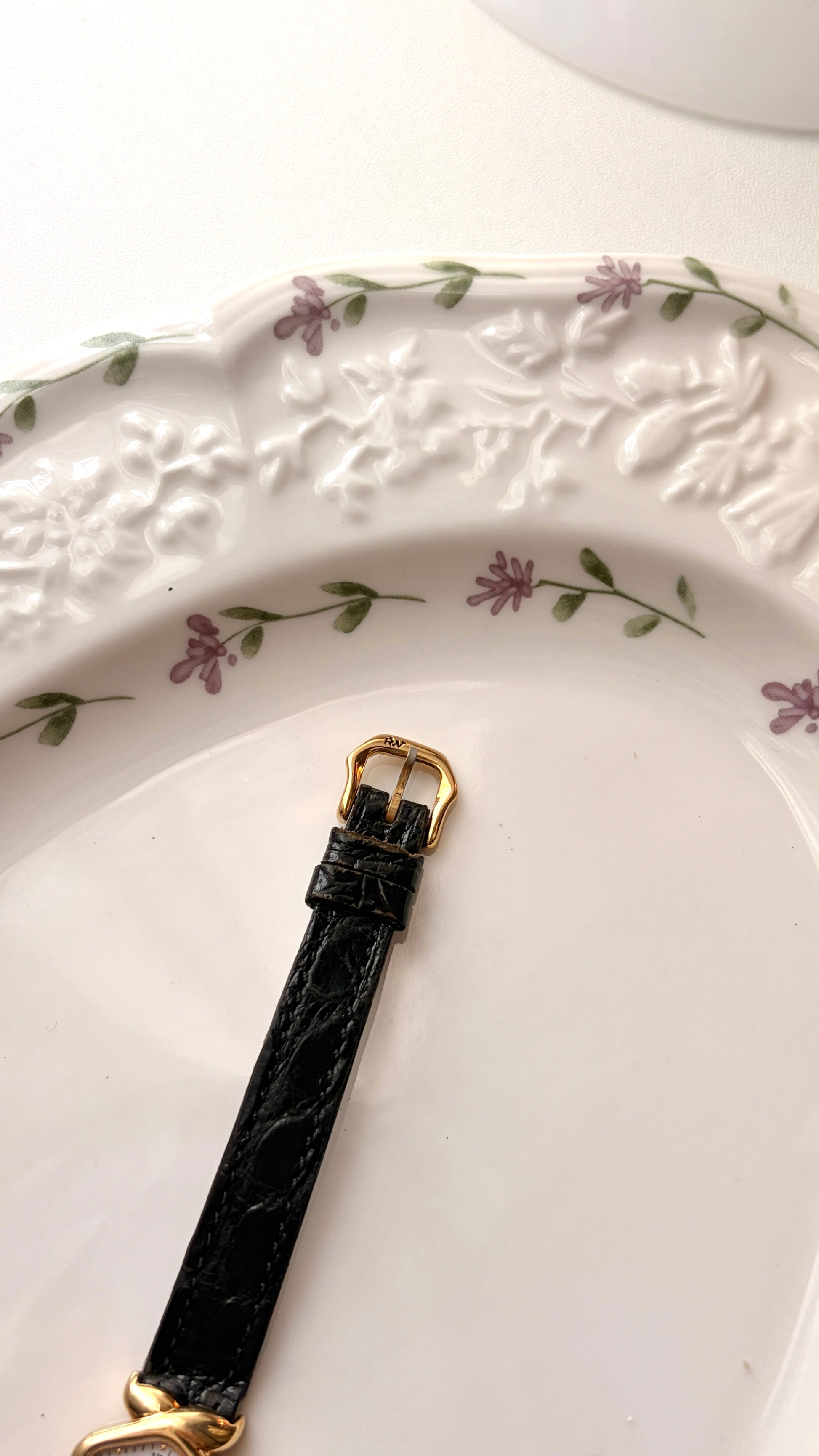 RW. Geneve White Hexagon Roman Dial Black Strap Watch