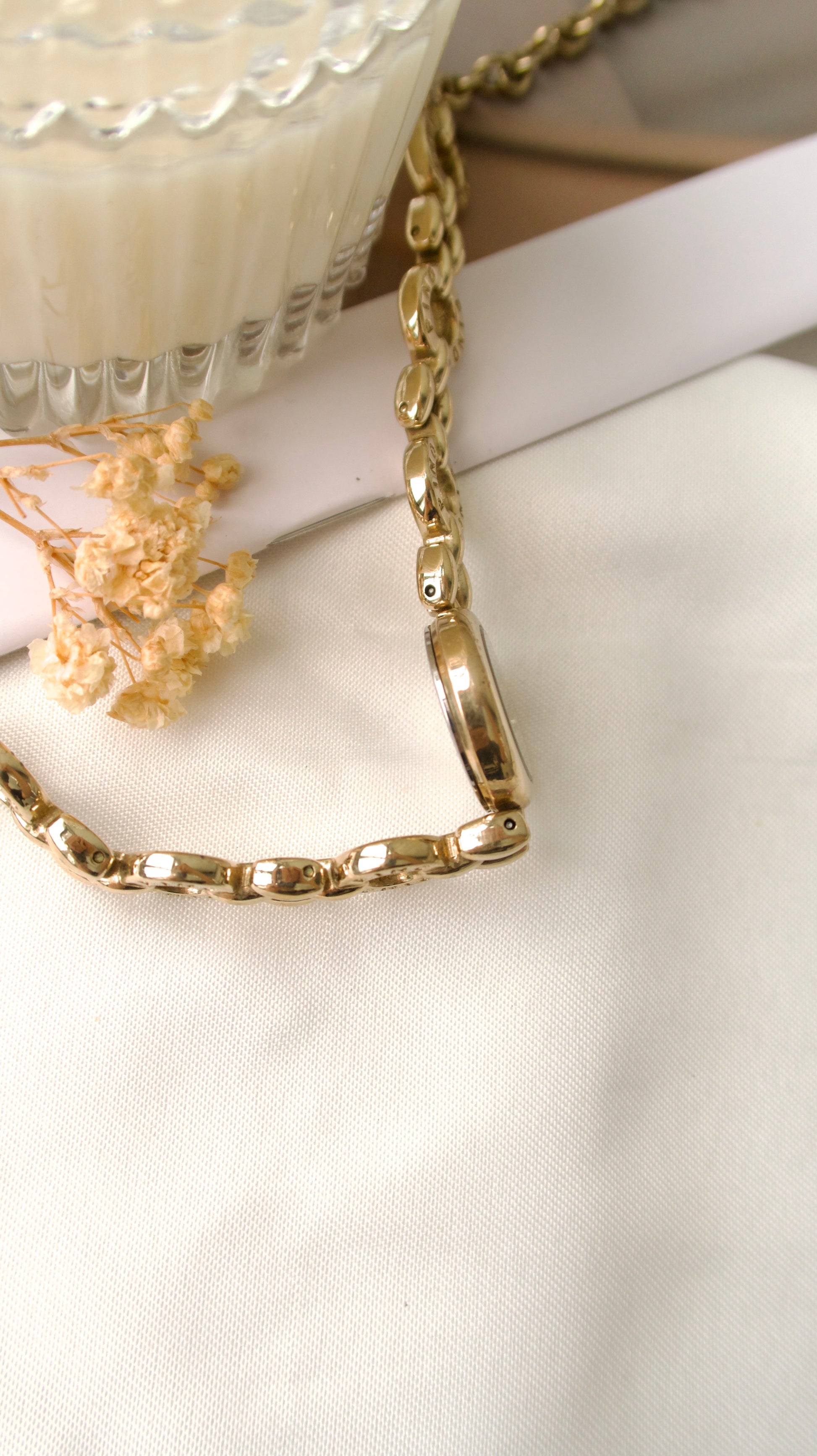 S. Alba Round Beige Dial with Gold Ring Chain Watch