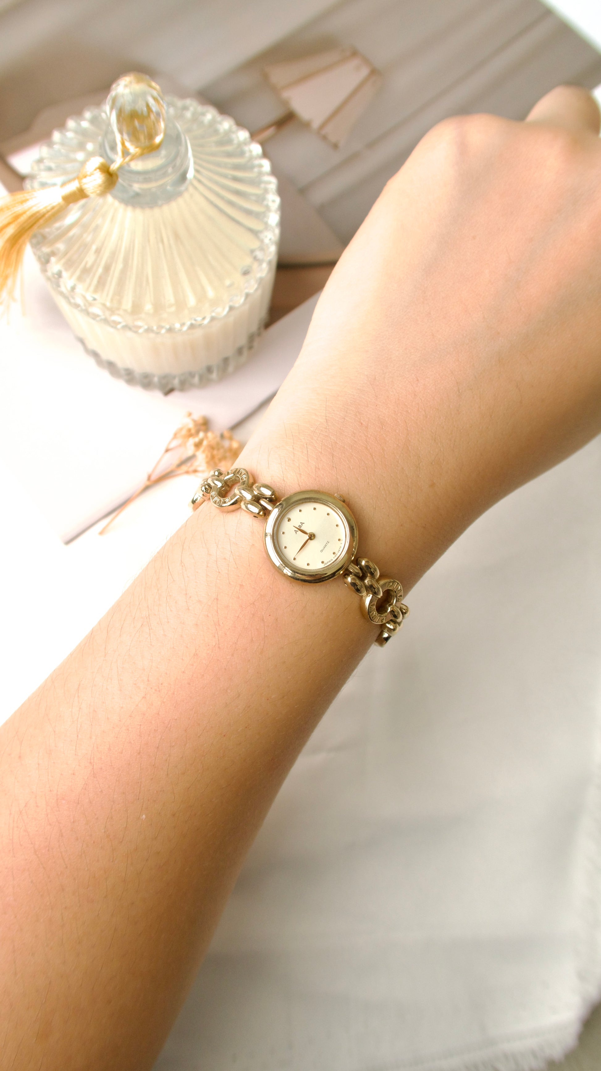 S. Alba Round Beige Dial with Gold Ring Chain Watch