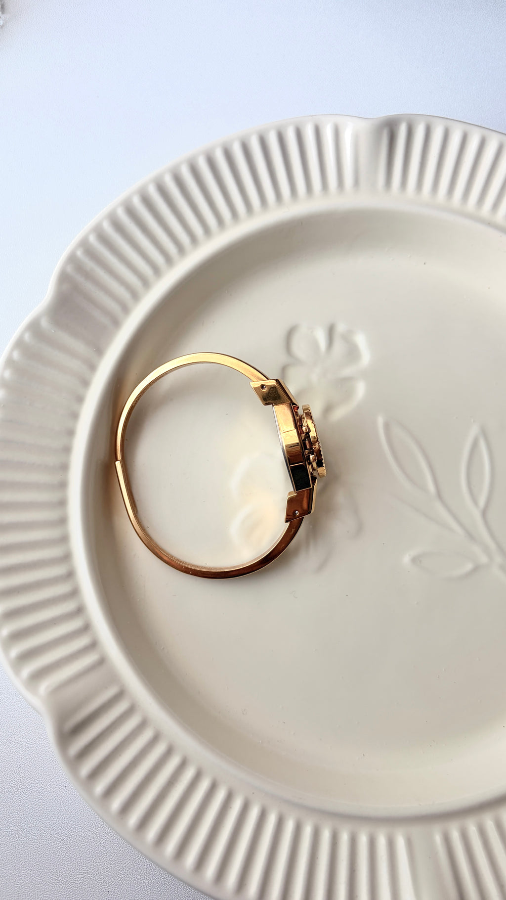 AM. Beige Green Flower Oval Dial with Gold Bangle Watch