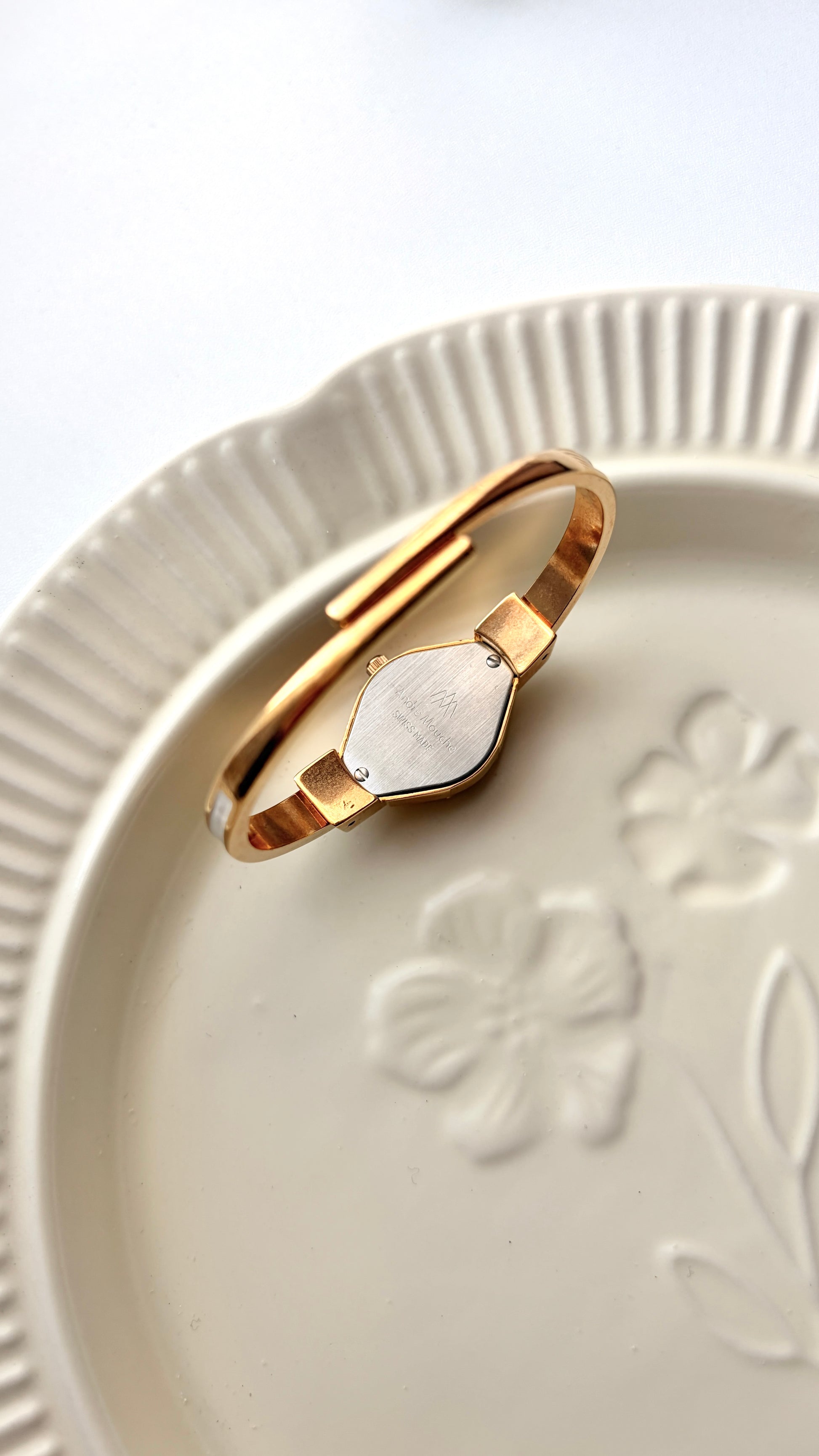 AM. Beige Green Flower Oval Dial with Gold Bangle Watch