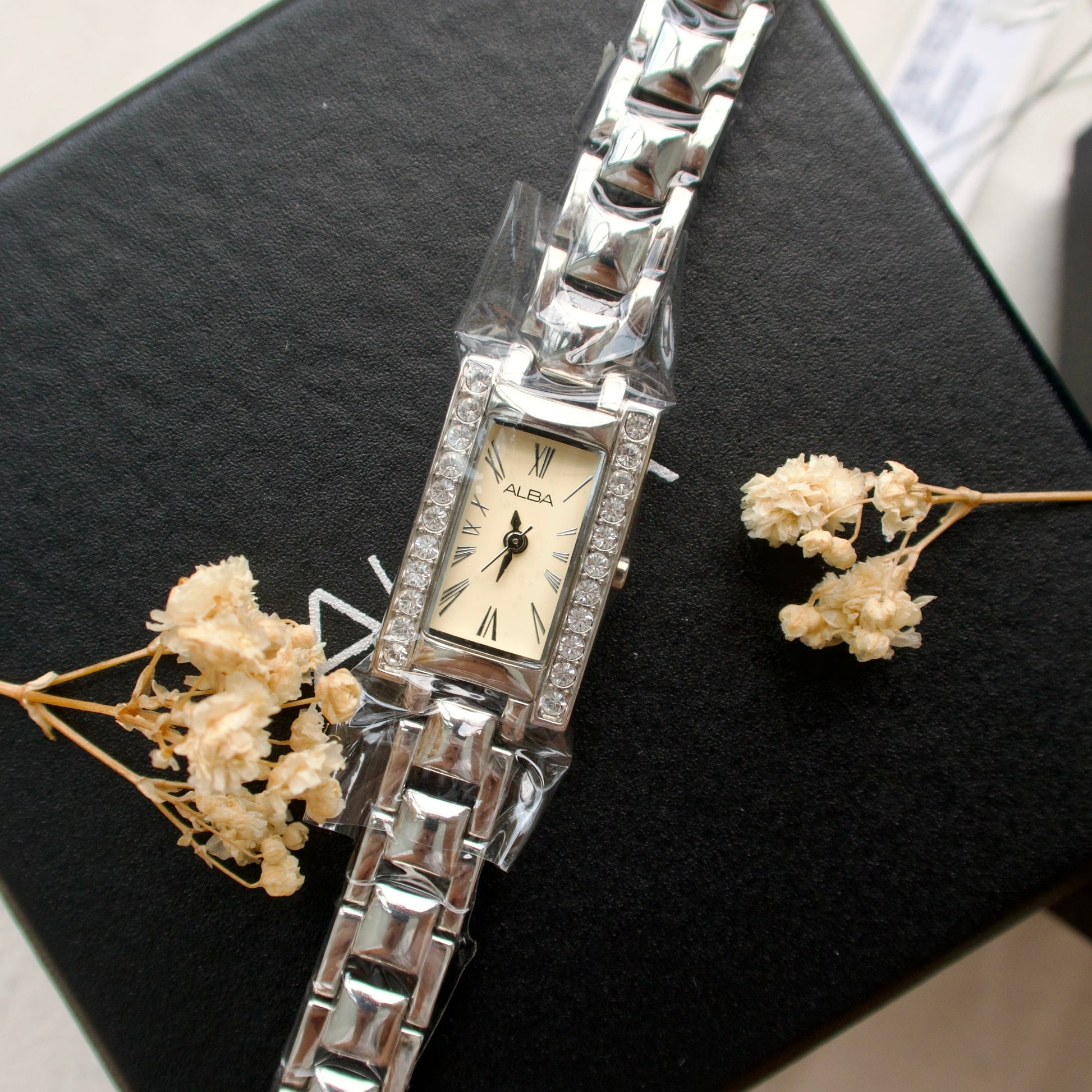 [NEW Fullset] Alba Ivory Square Dial with Side Gems Silver Chain Watch