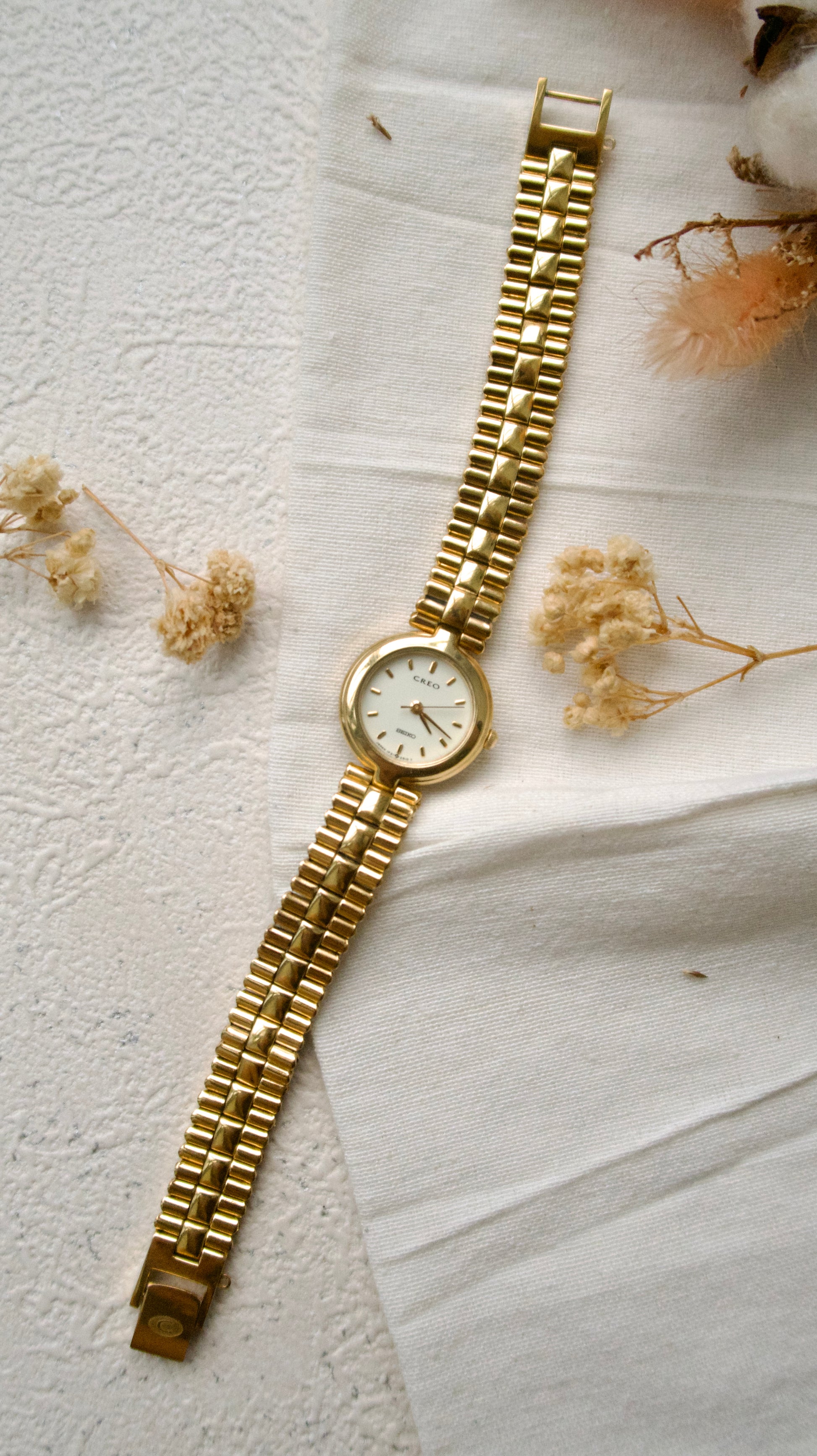 S. Creo White Round Dial with Gold Chain Watch