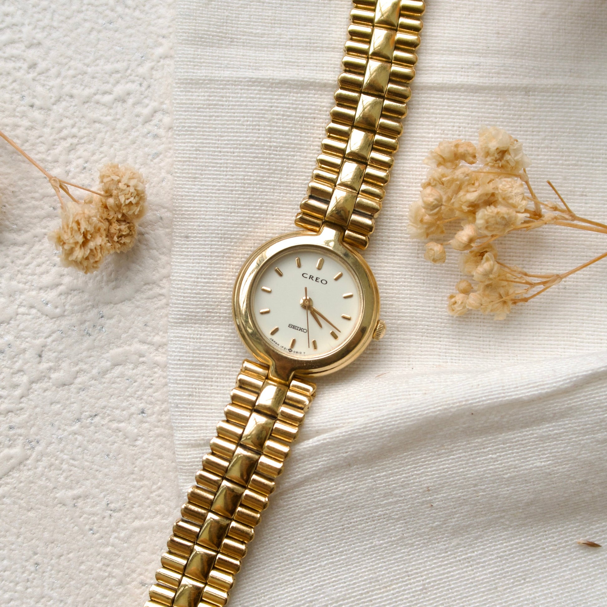 S. Creo White Round Dial with Gold Chain Watch