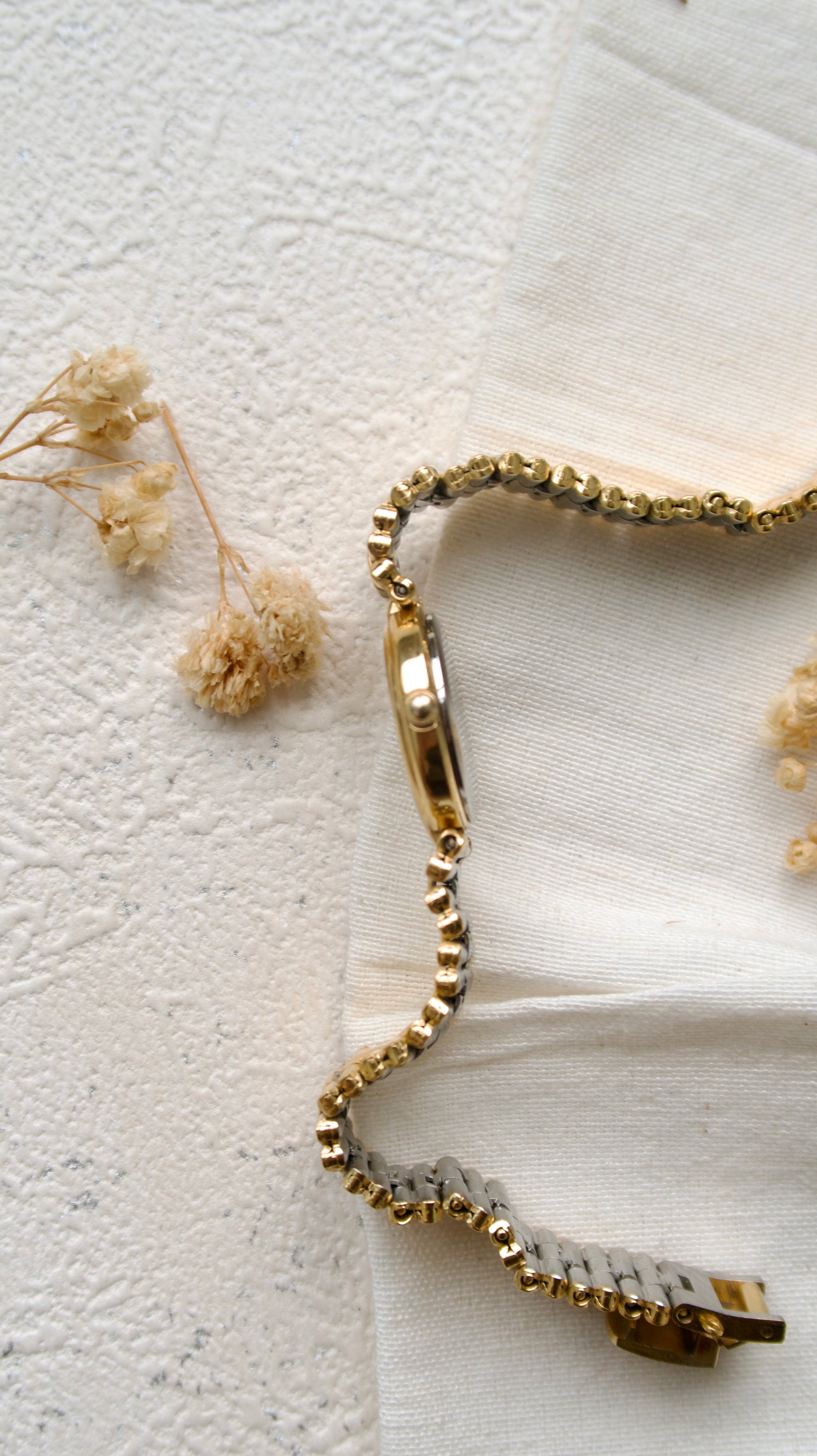 S. Creo White Round Dial with Gold Chain Watch