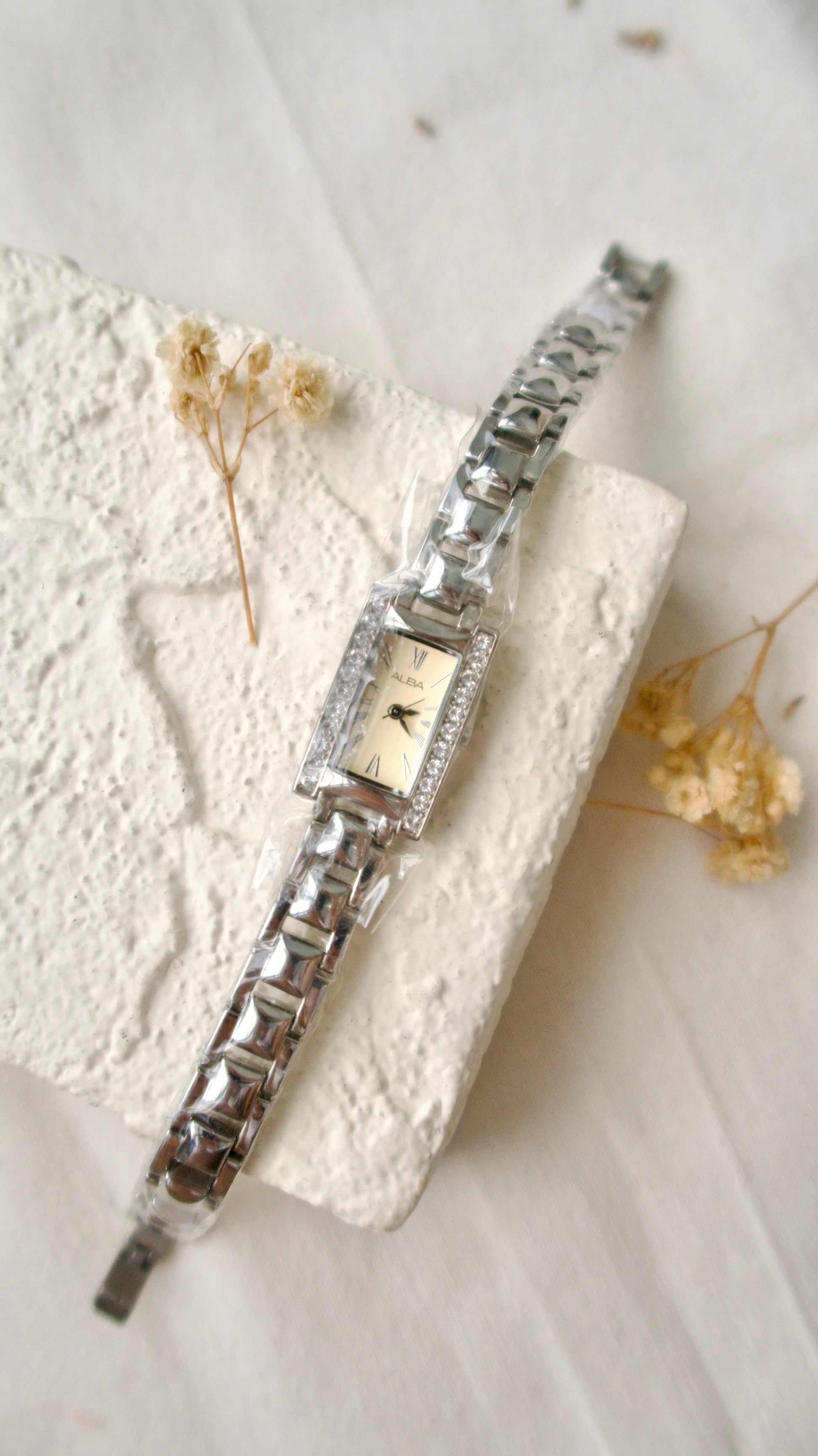[NEW Fullset] Alba Ivory Square Dial with Side Gems Silver Chain Watch