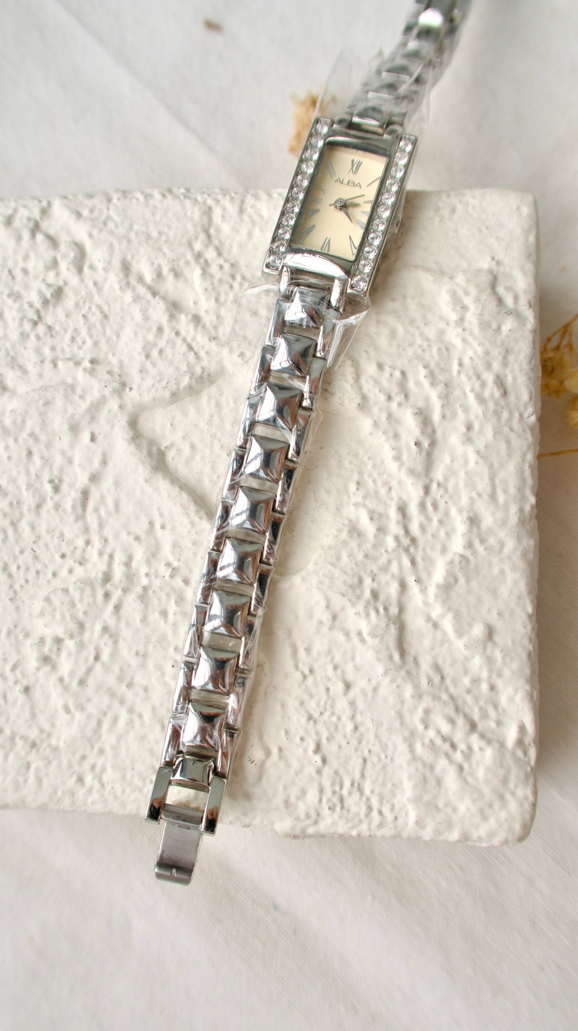 [NEW Fullset] Alba Ivory Square Dial with Side Gems Silver Chain Watch