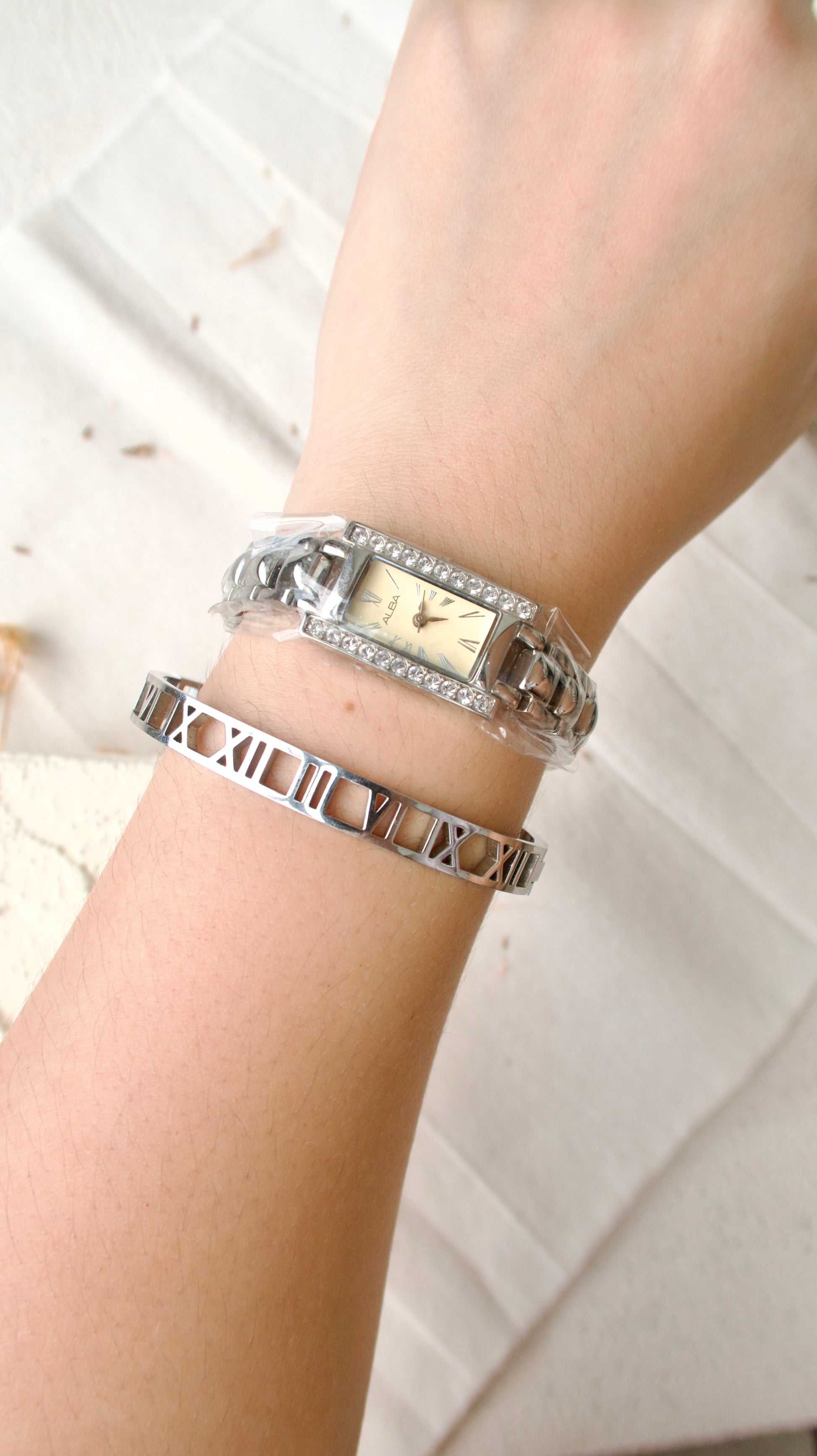 [NEW Fullset] Alba Ivory Square Dial with Side Gems Silver Chain Watch