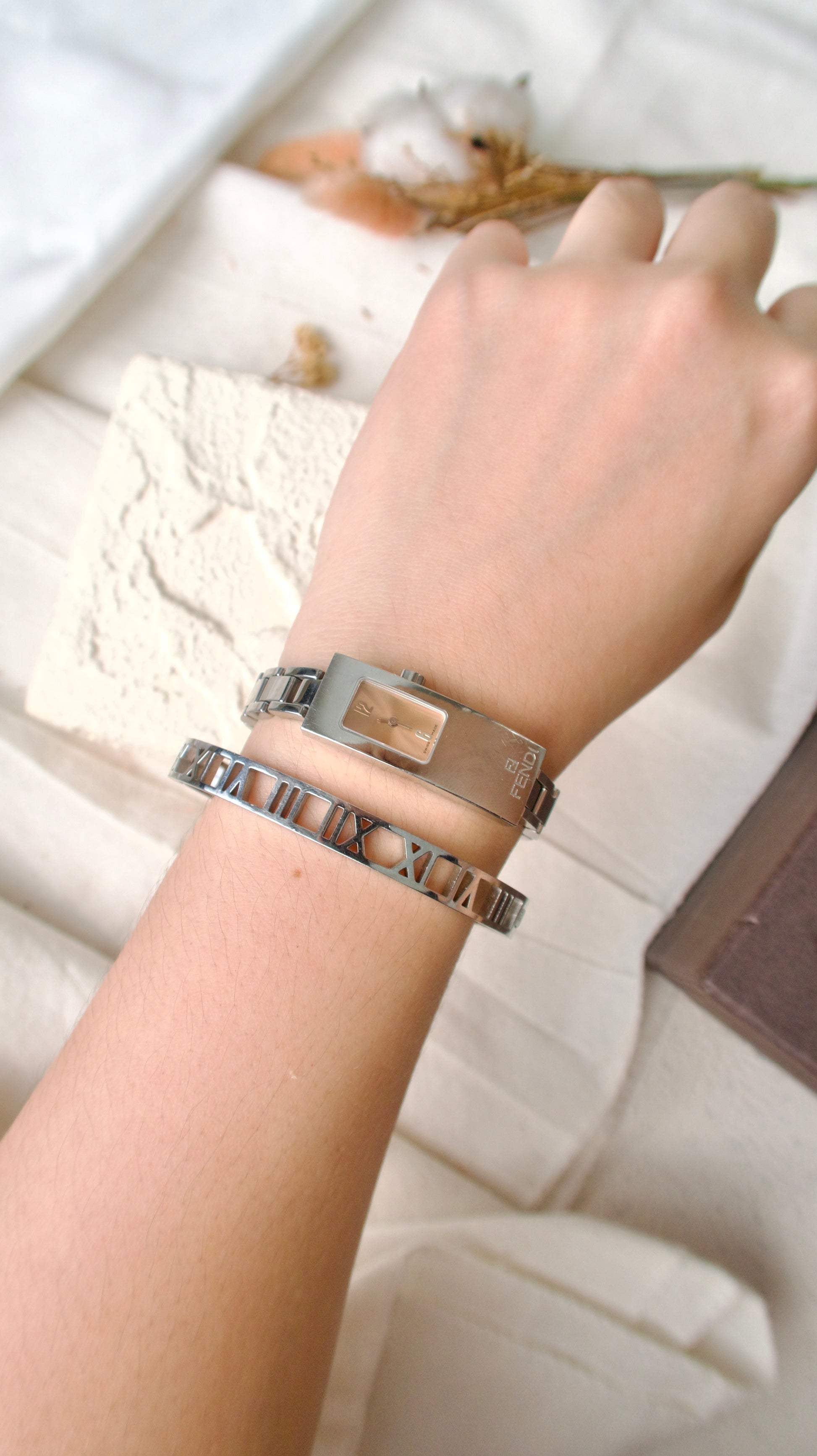 [WITH BOX] F. 3300L Rose Gold Dial Silver Chain Watch