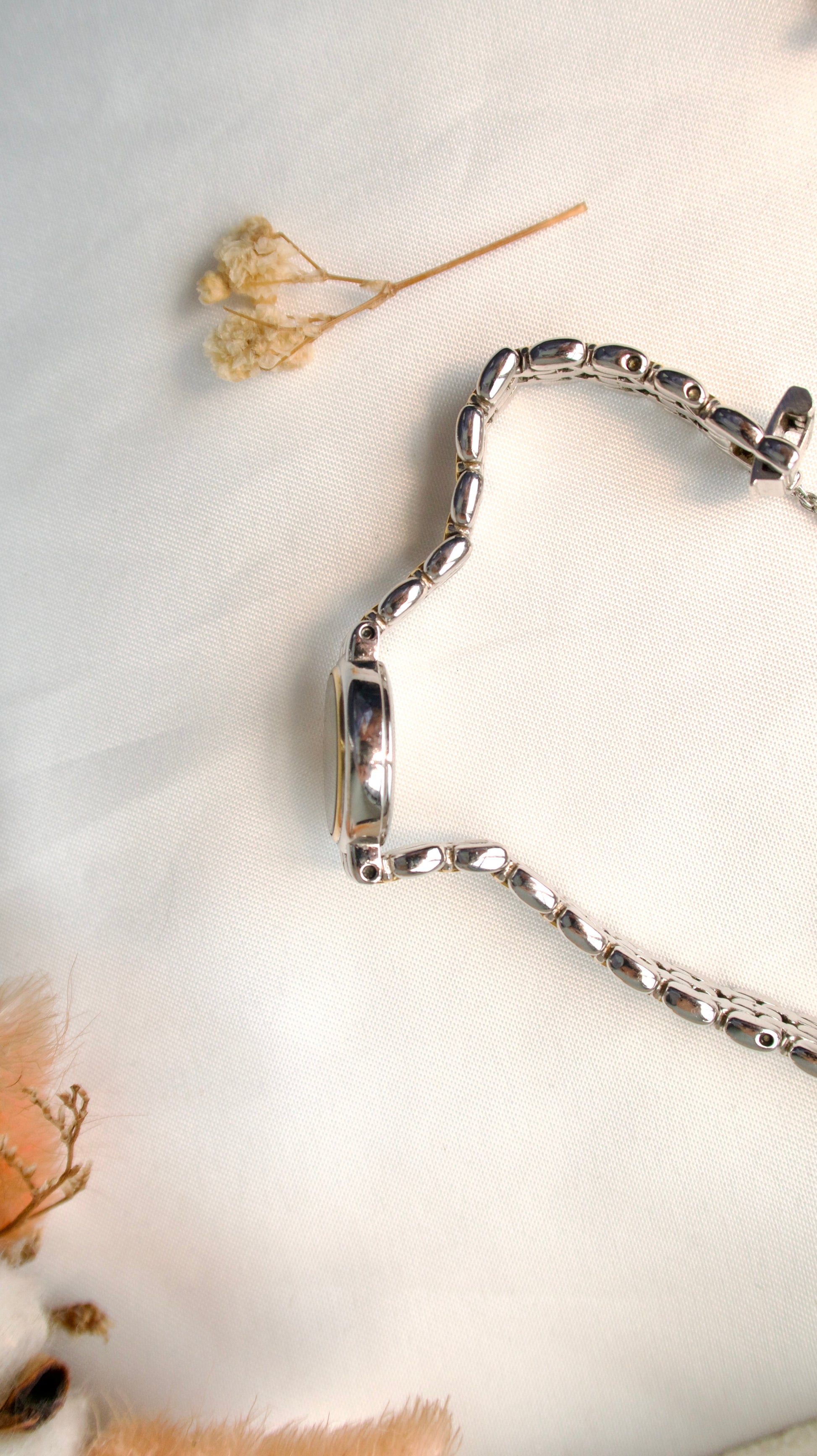 S. Roman White Round Dial with Two Tone Chain Watch