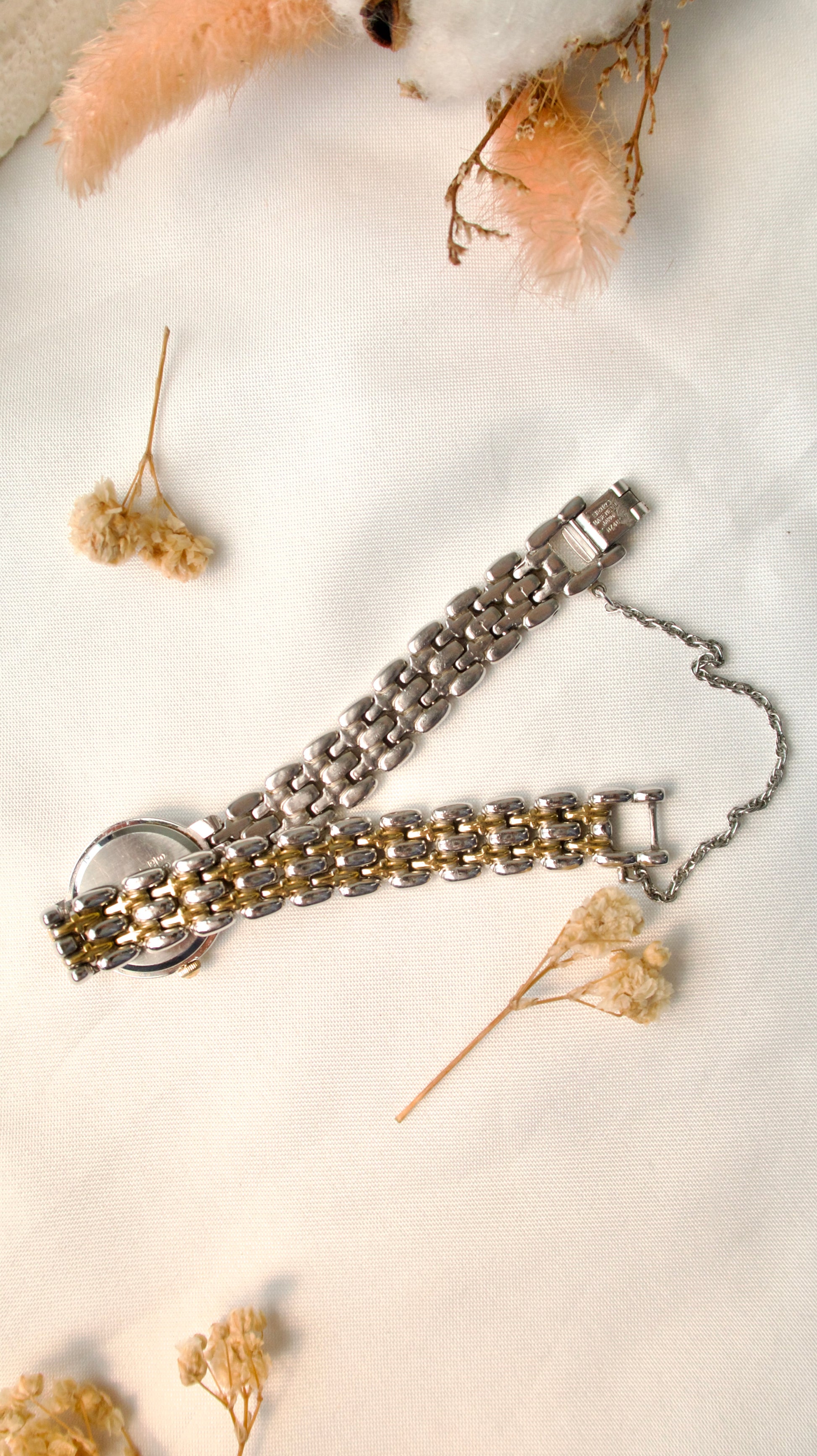 S. Roman White Round Dial with Two Tone Chain Watch