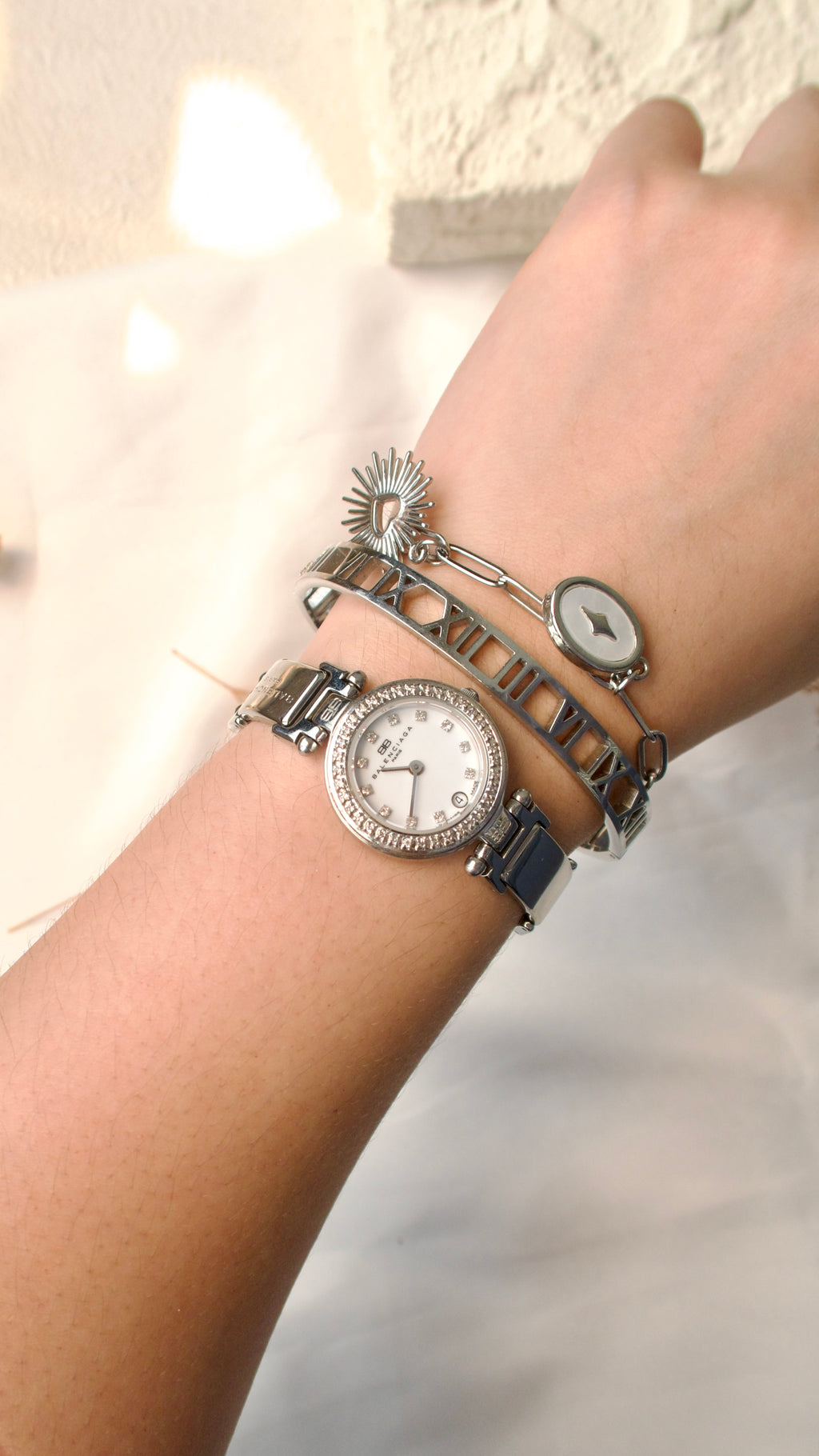 BLCG. White Round 12P Diamonds Dial with Silver Chain Watch