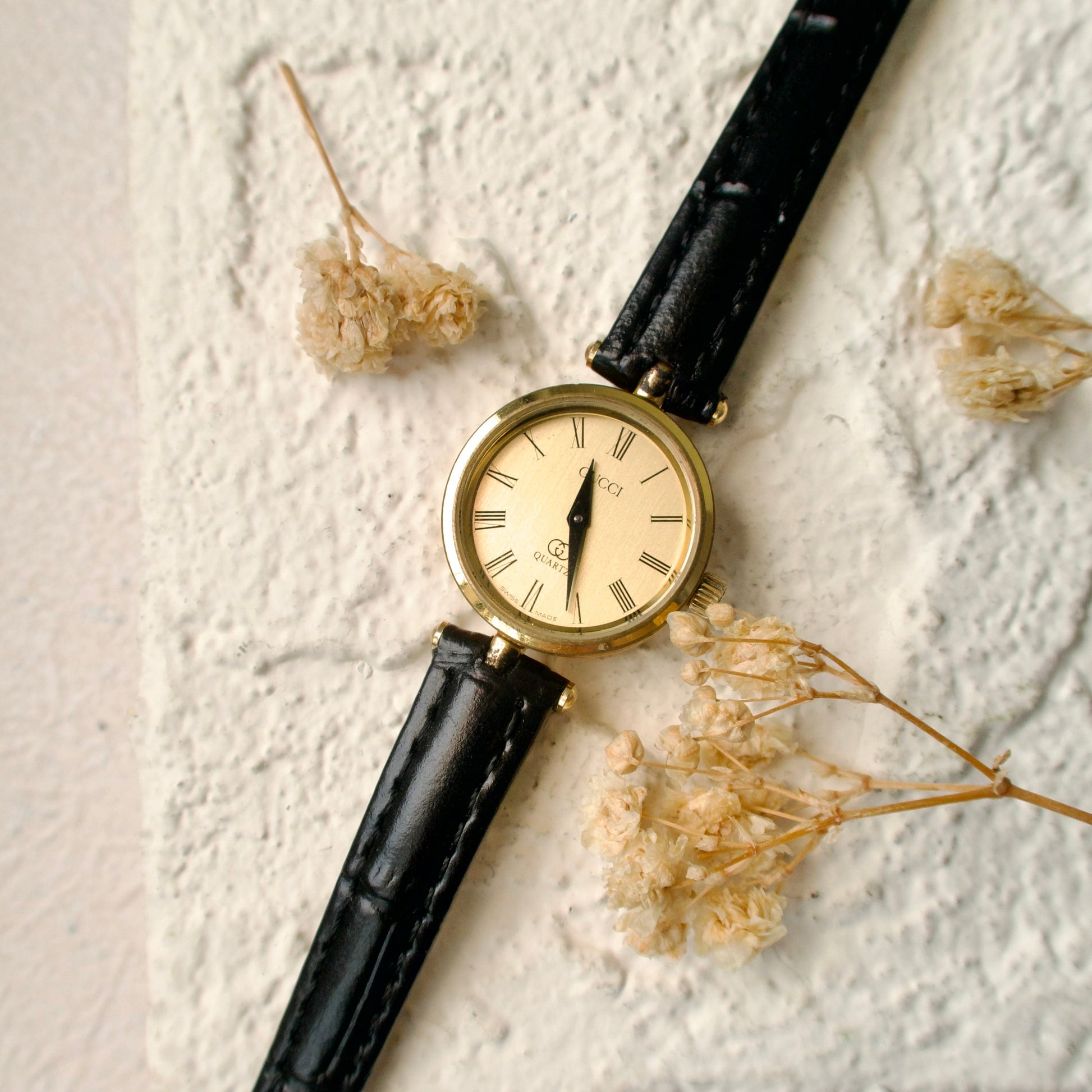 Gc. Sherry Line Gold Round Dial with Black Smooth Leather Strap Watch