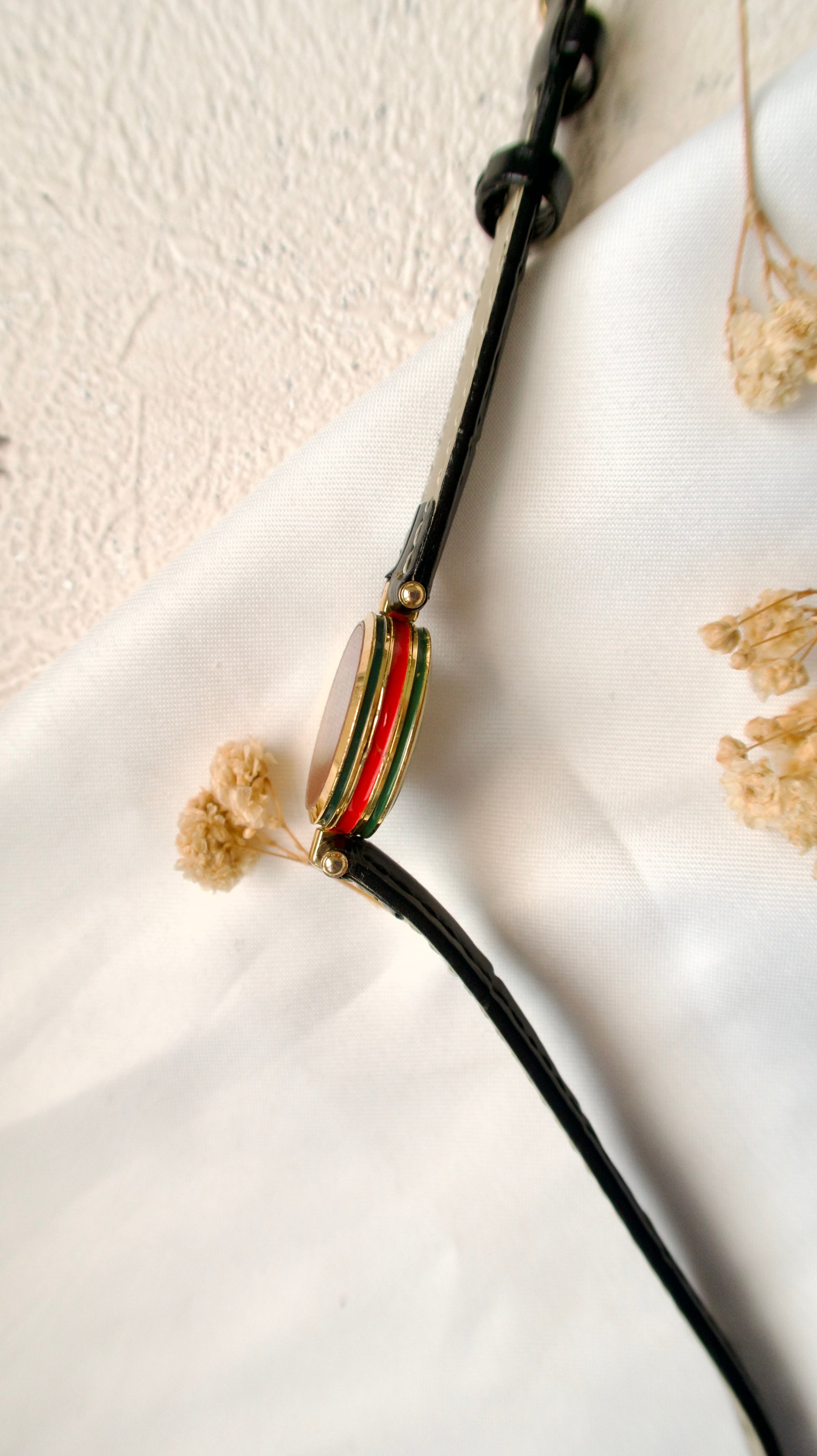 Gc. Sherry Line Gold Round Dial with Black Smooth Leather Strap Watch