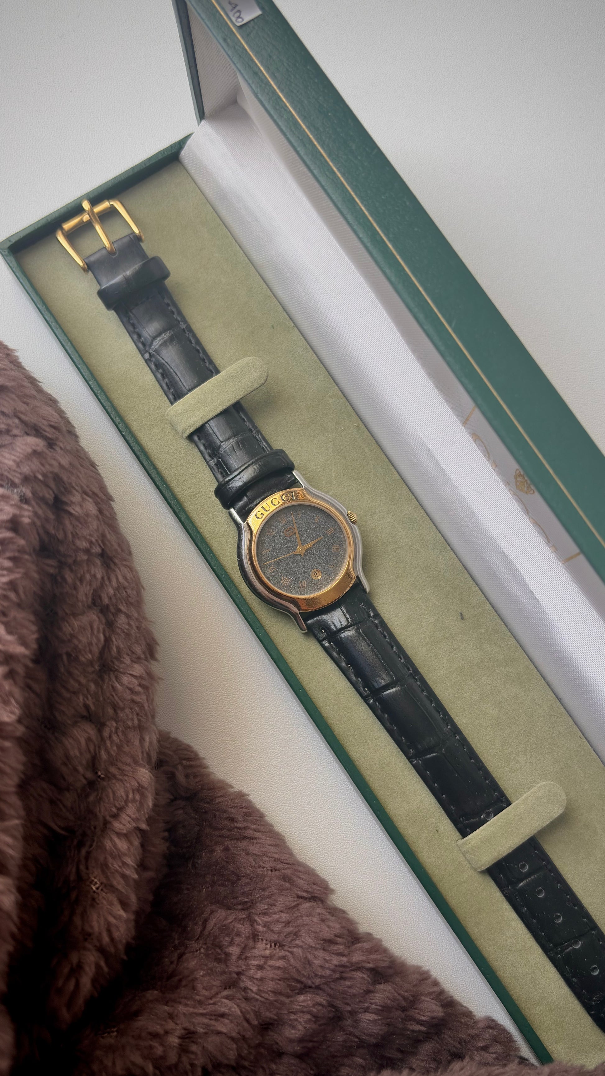 [WITH BOX] Gc. 8000L Blue Silver Round Dial Black Strap Watch