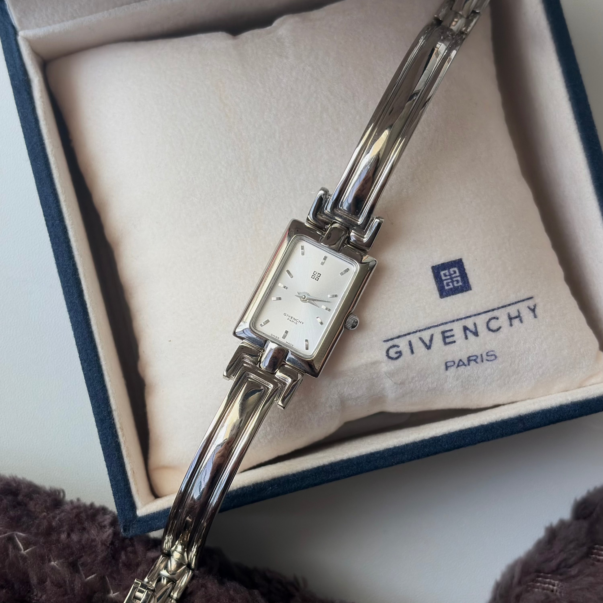[WITH BOX] GV. Tank Silver Rect Dial Silver Bangle Watch