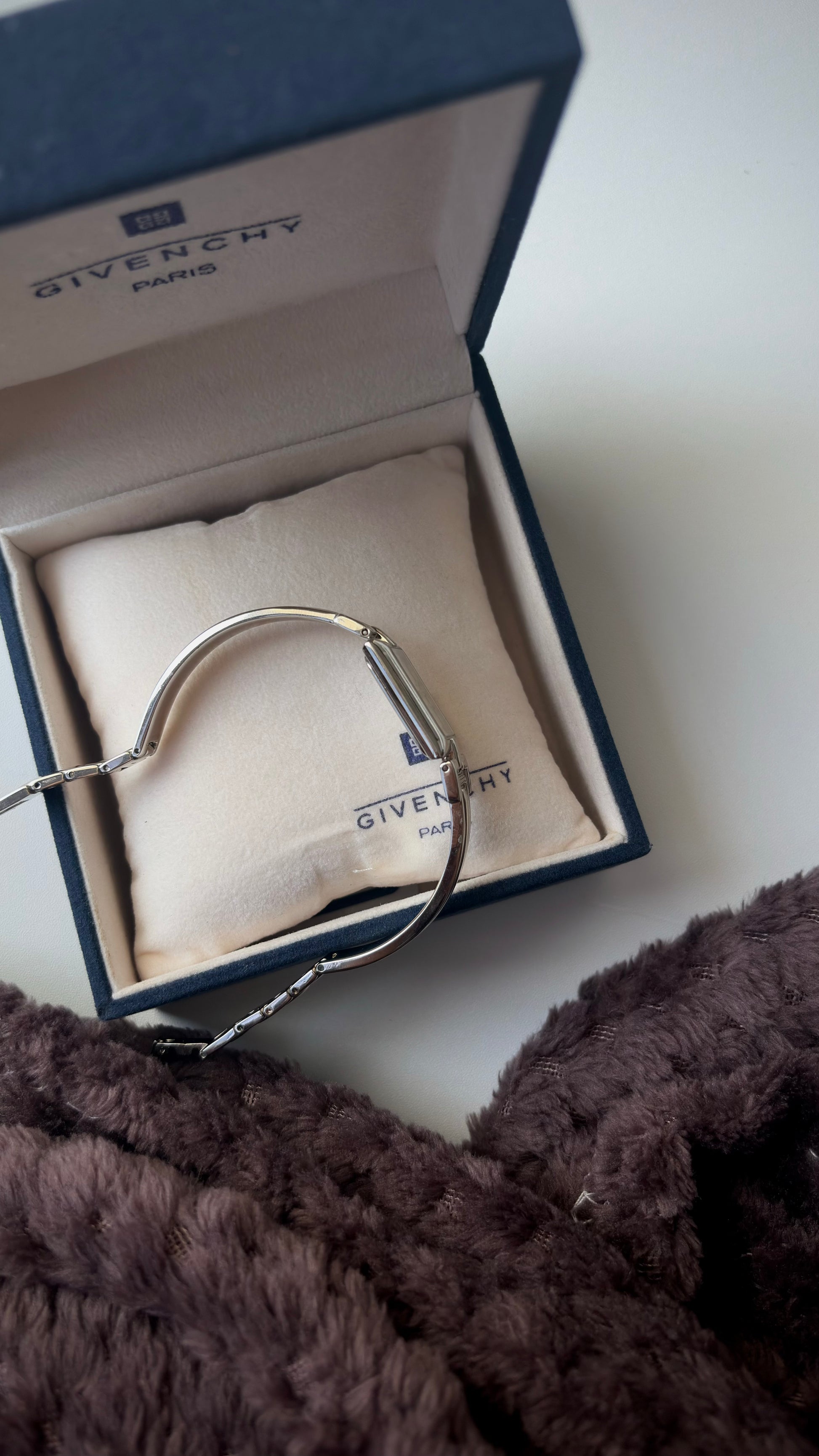 [WITH BOX] GV. Tank Silver Rect Dial Silver Bangle Watch