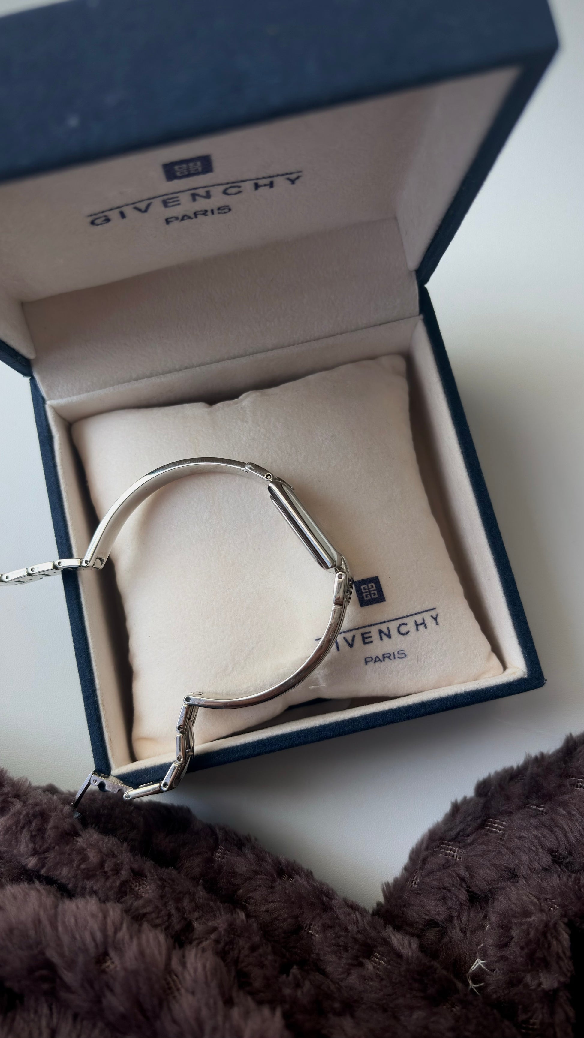 [WITH BOX] GV. Tank Silver Rect Dial Silver Bangle Watch