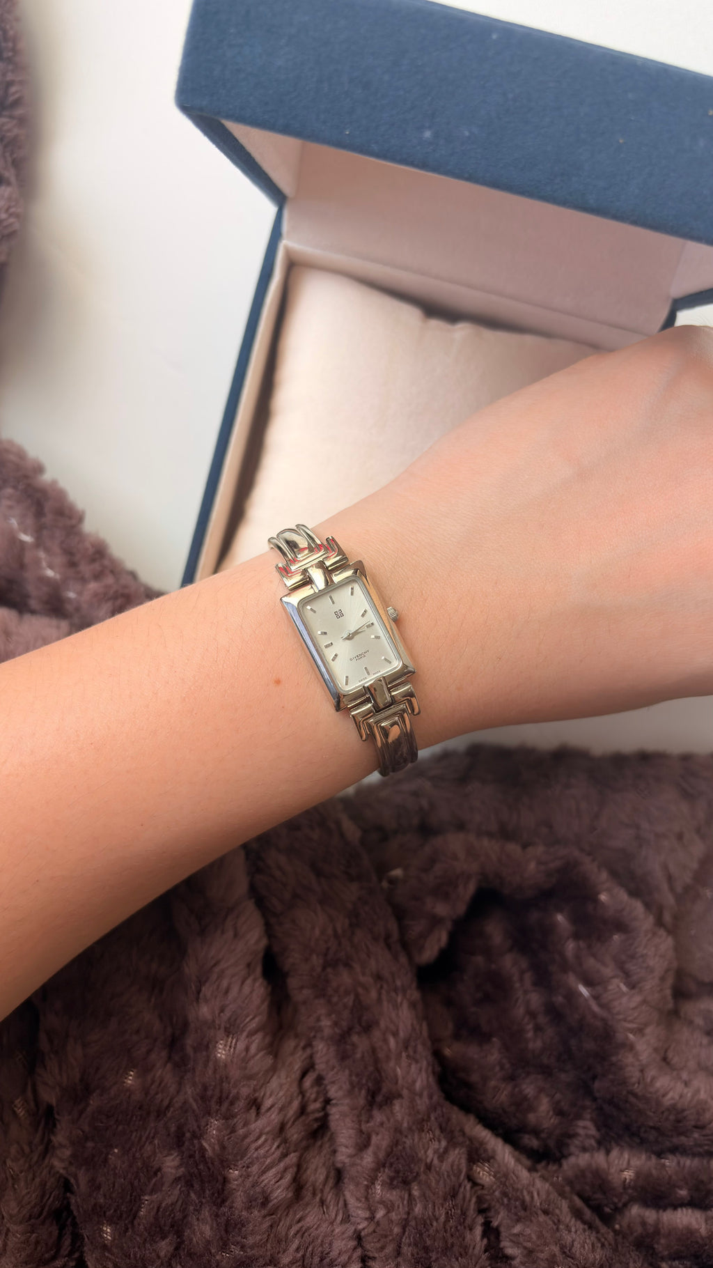 [WITH BOX] GV. Tank Silver Rect Dial Silver Bangle Watch