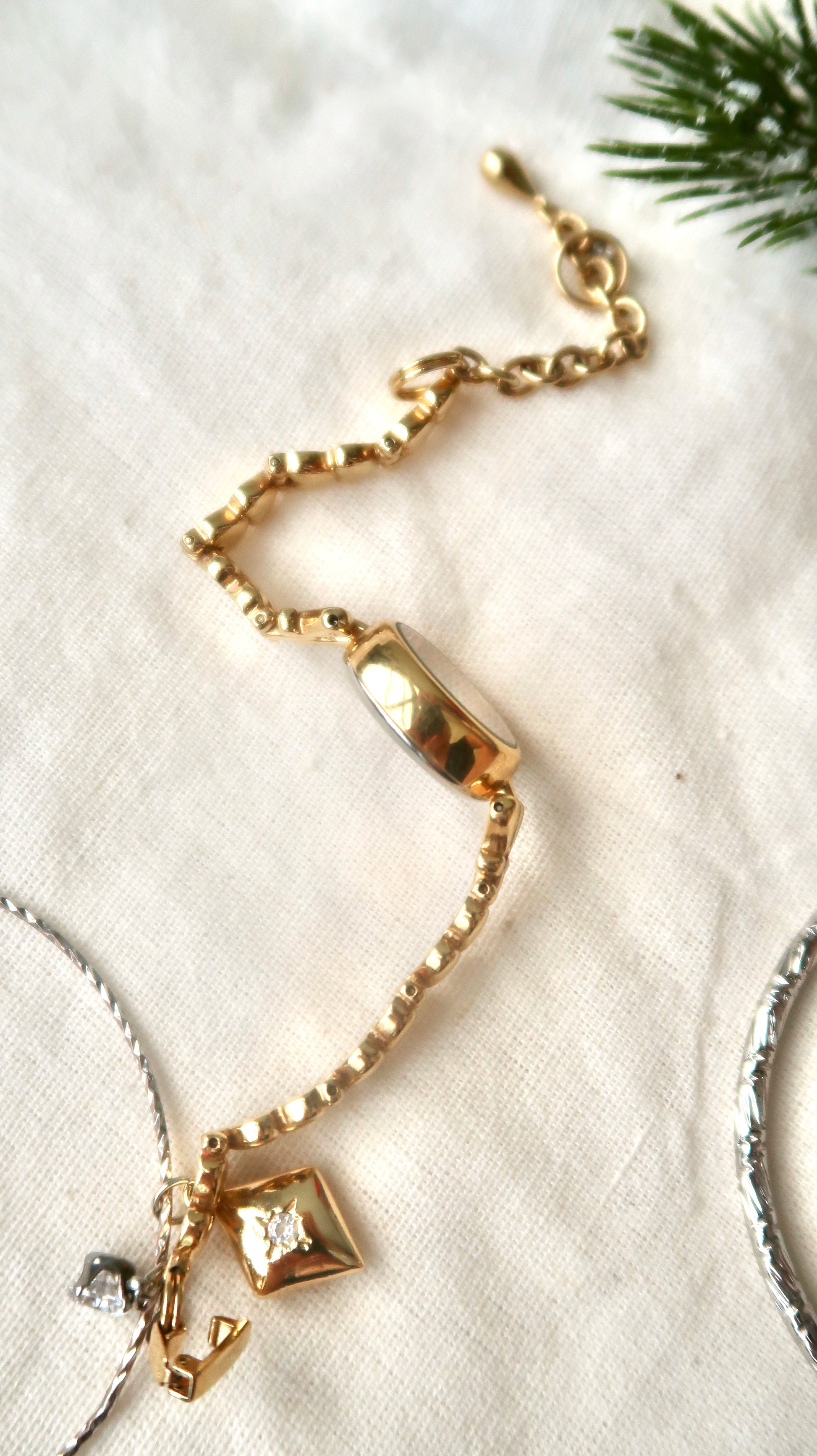 S. Alba Gold Dial Red Jewel Chain Watch