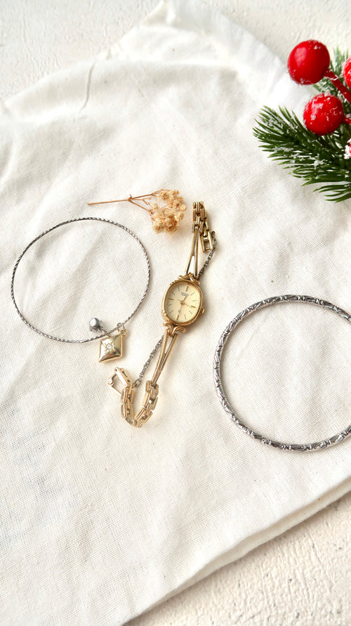 CTZ. Oval Gold Dial with Gold Chain Watch