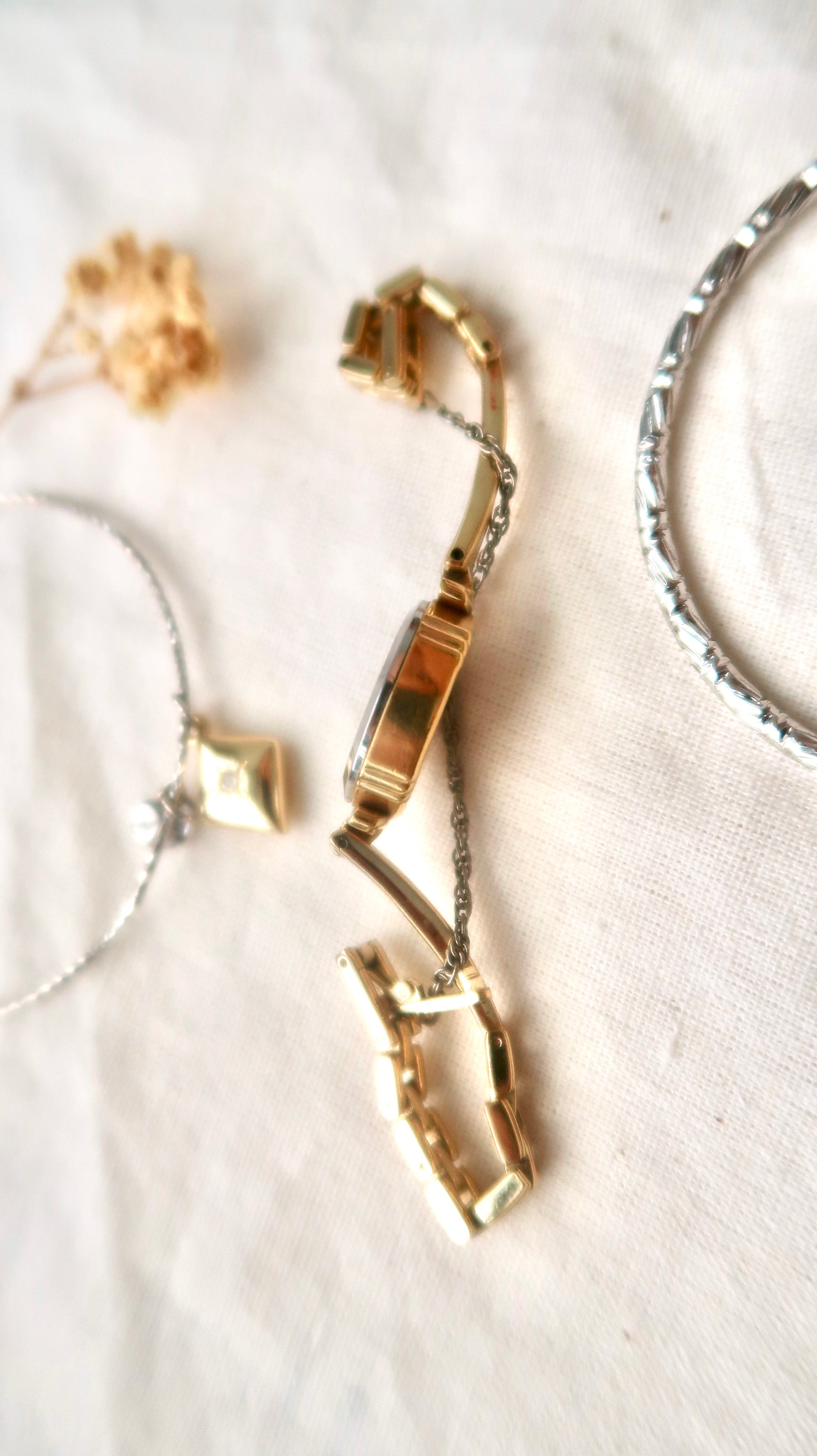 CTZ. Oval Gold Dial with Gold Chain Watch