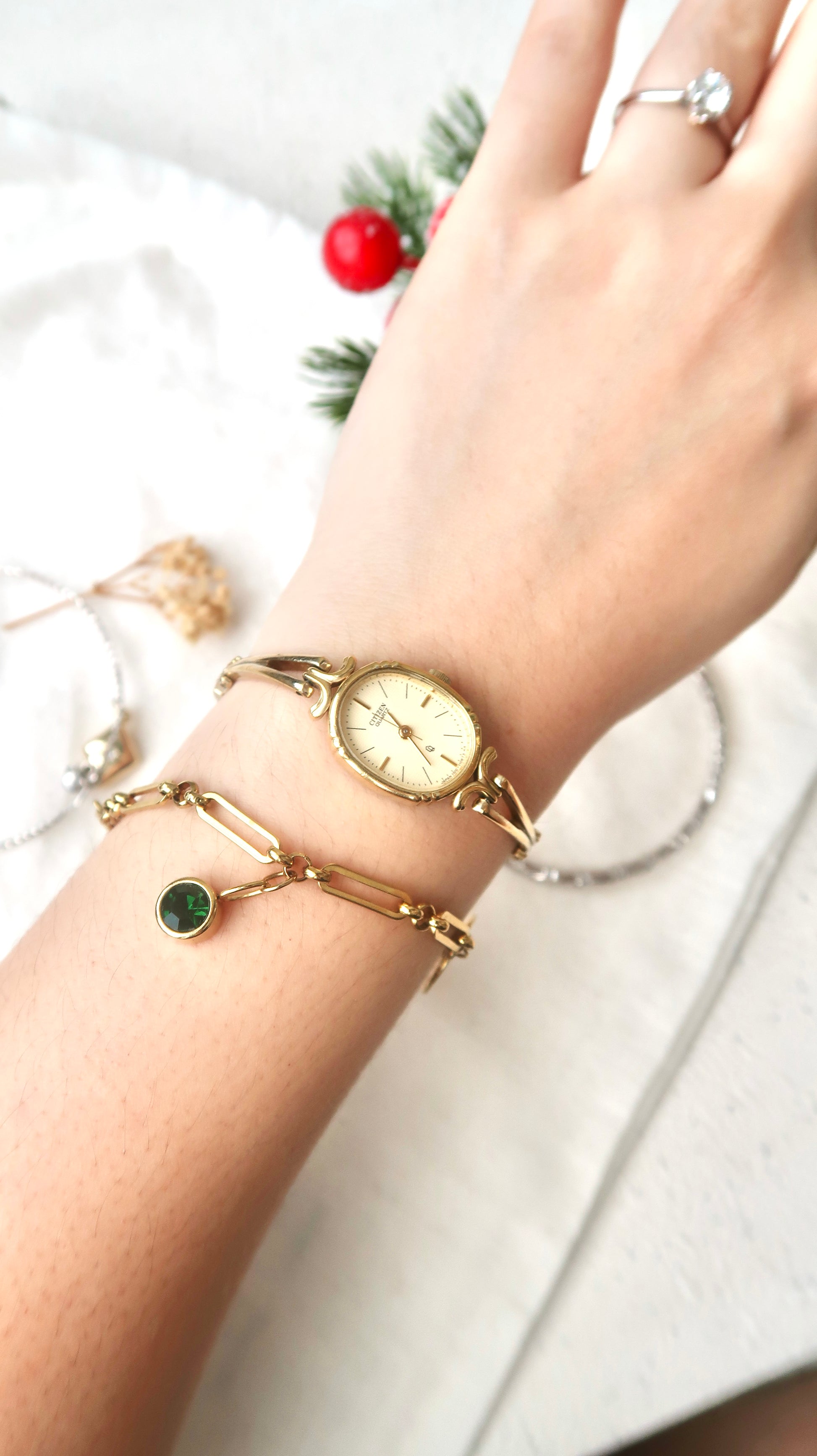 CTZ. Oval Gold Dial with Gold Chain Watch