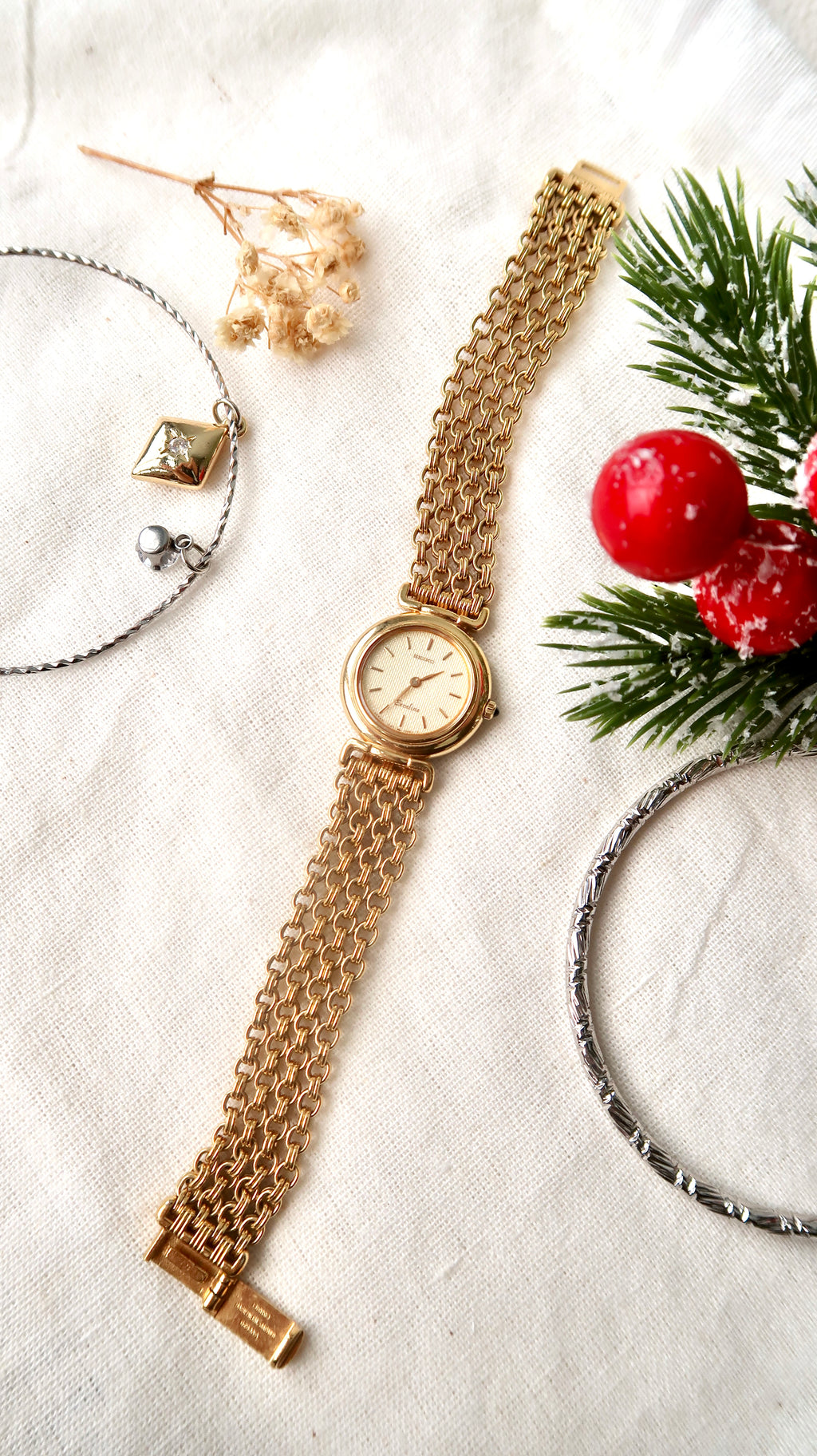 S. Exceline Round Gold Glitter Dial with Think Gold Chain Watch