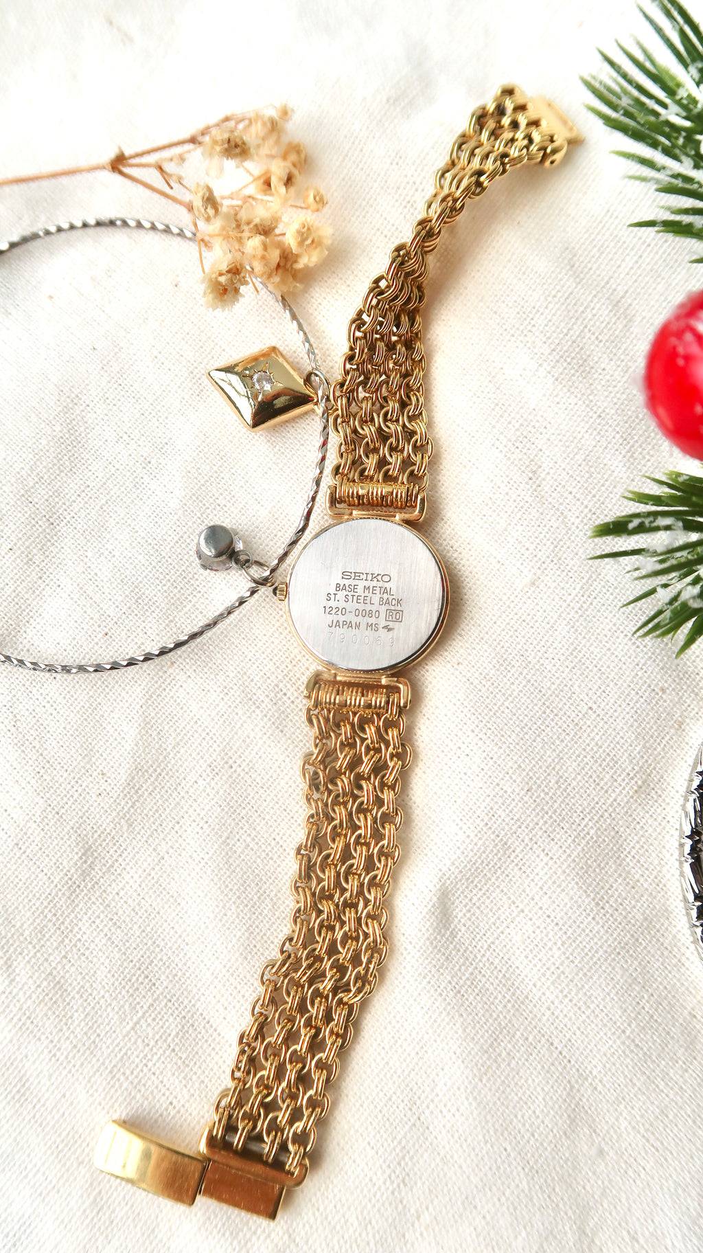 S. Exceline Round Gold Glitter Dial with Think Gold Chain Watch