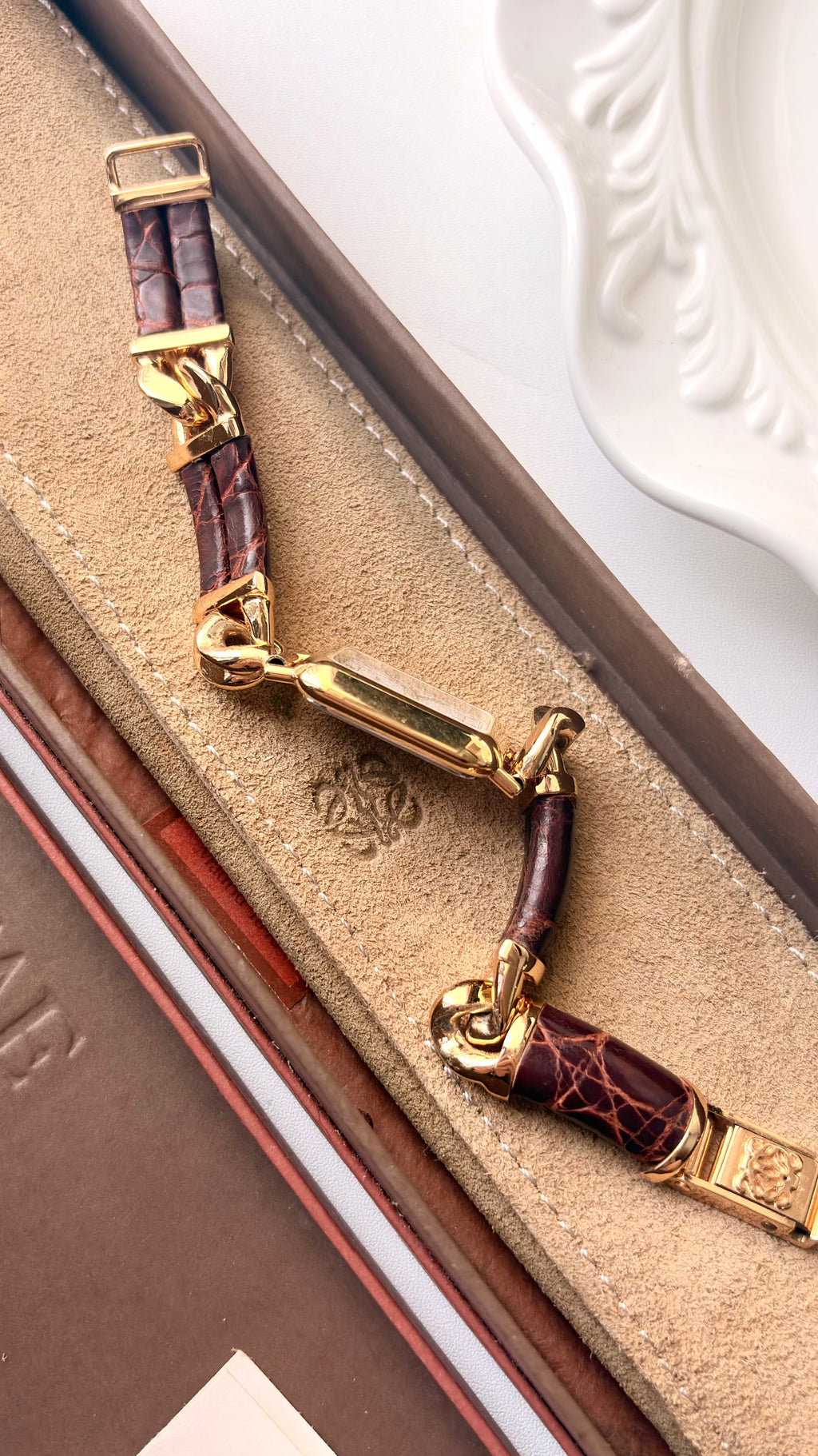 [WITH BOX] LW. White Rect Roman Dial with Brown Leather & Gold Chain Watch