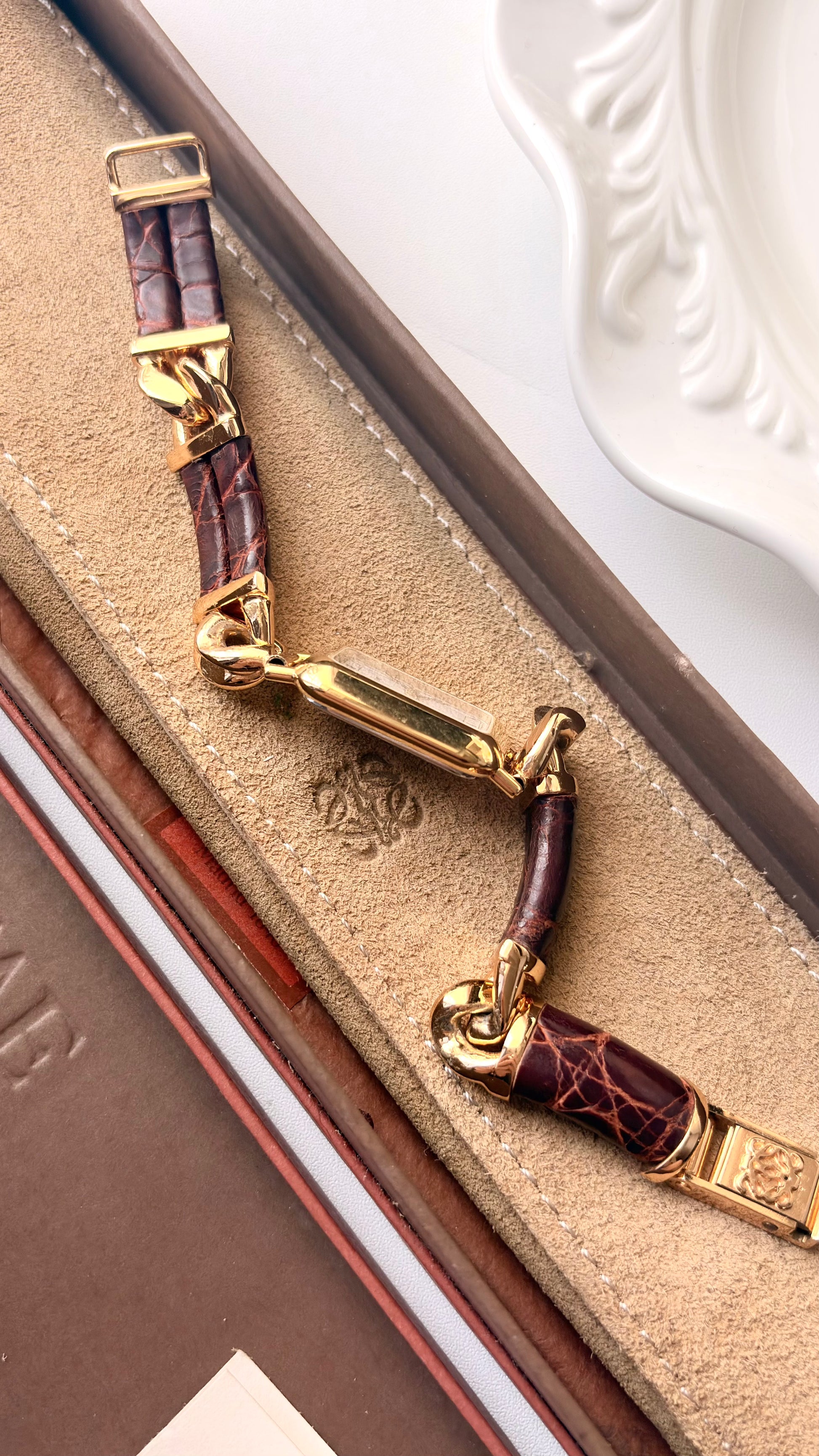 [WITH BOX] LW. White Rect Roman Dial with Brown Leather & Gold Chain Watch