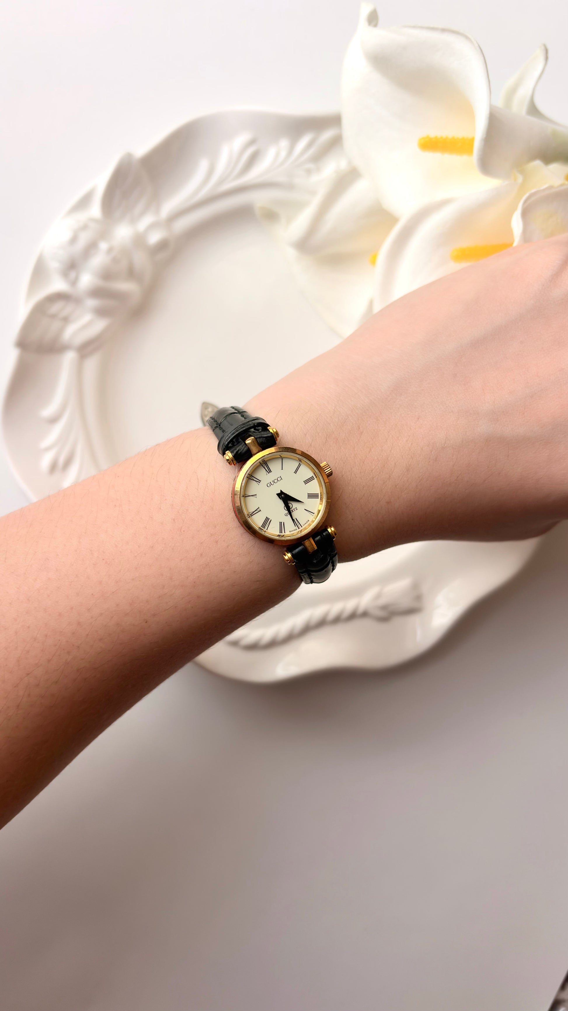 Gc. Sherry Line Beige Round Roman Dial Black Strap Watch