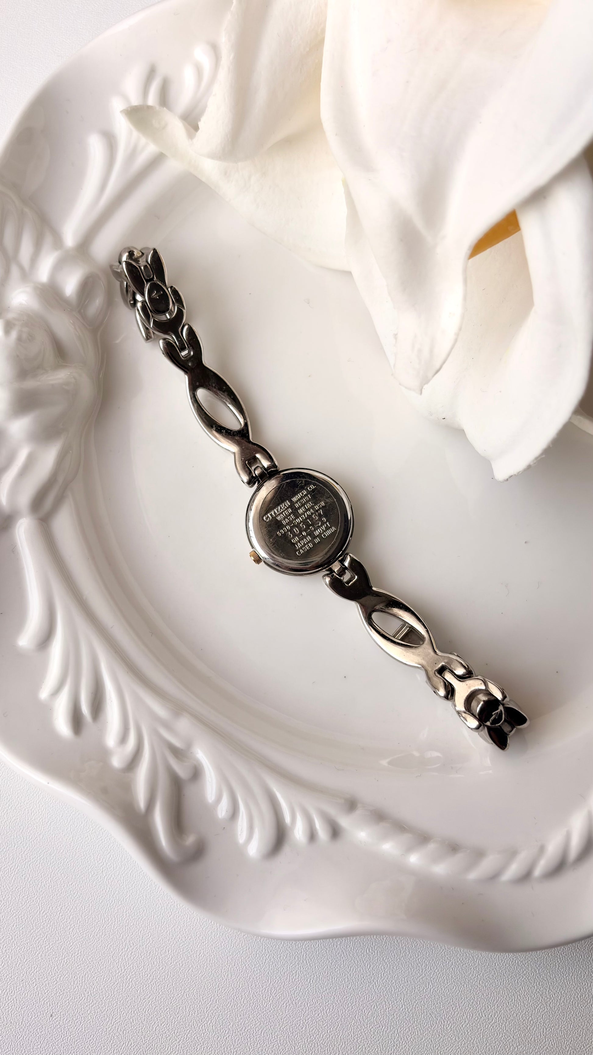 CTZ. Fill White Round Roman Dial Silver Chain Watch