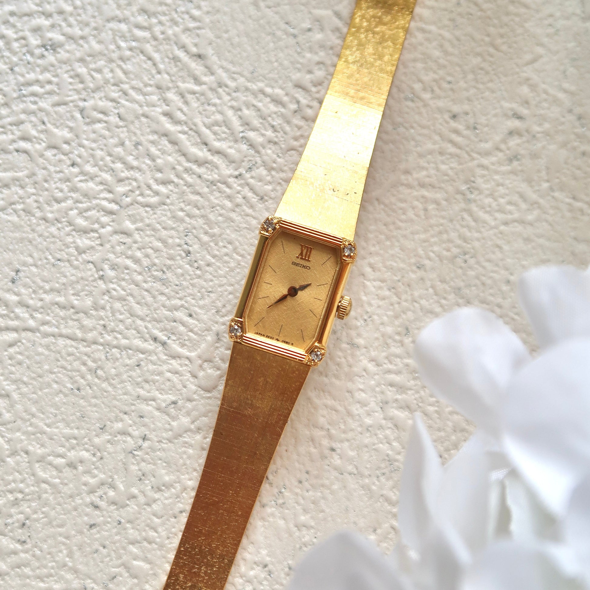 S. Gold Rect Dial with Gold Chain Strap Watch