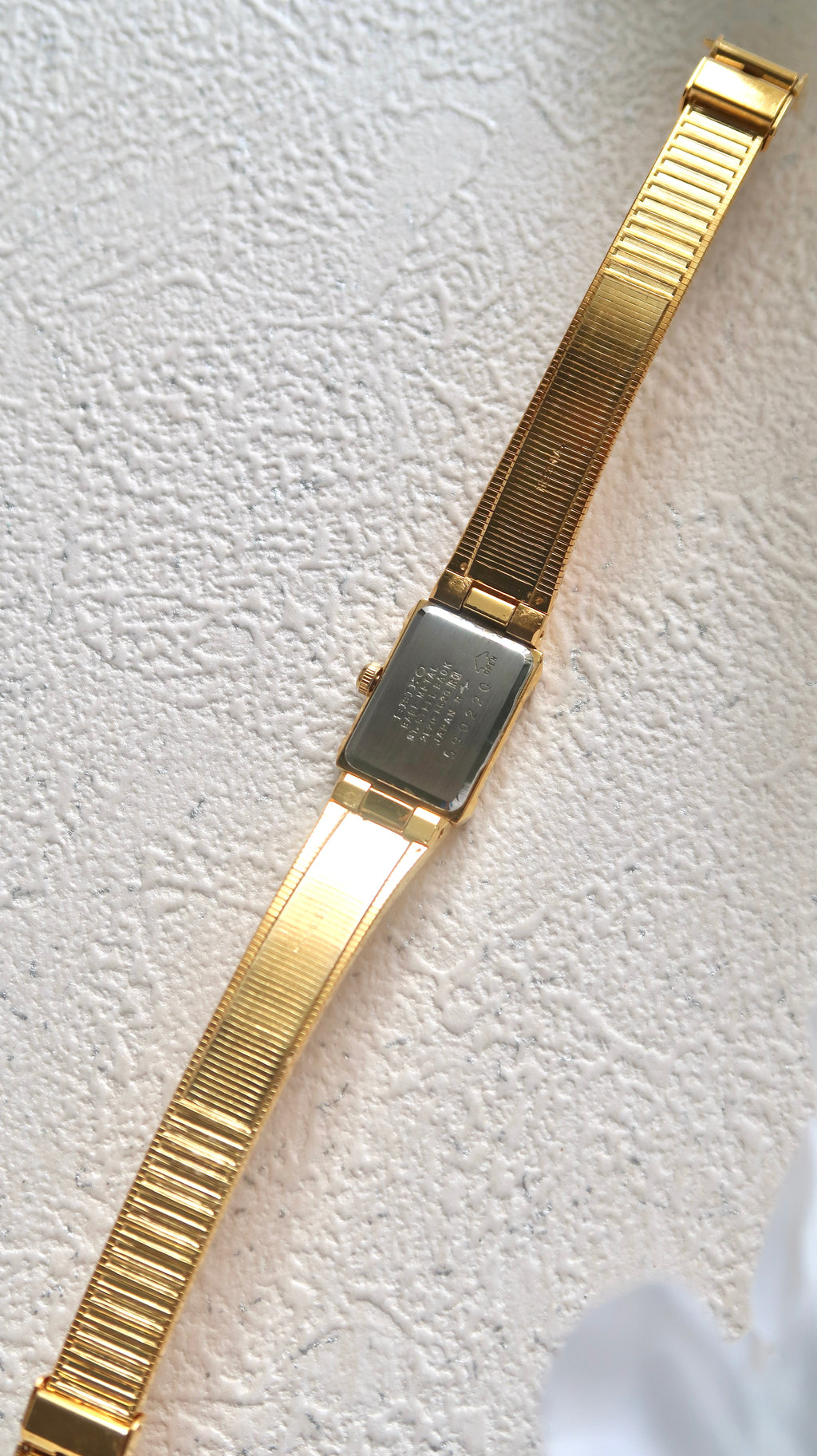 S. Gold Rect Dial with Gold Chain Strap Watch