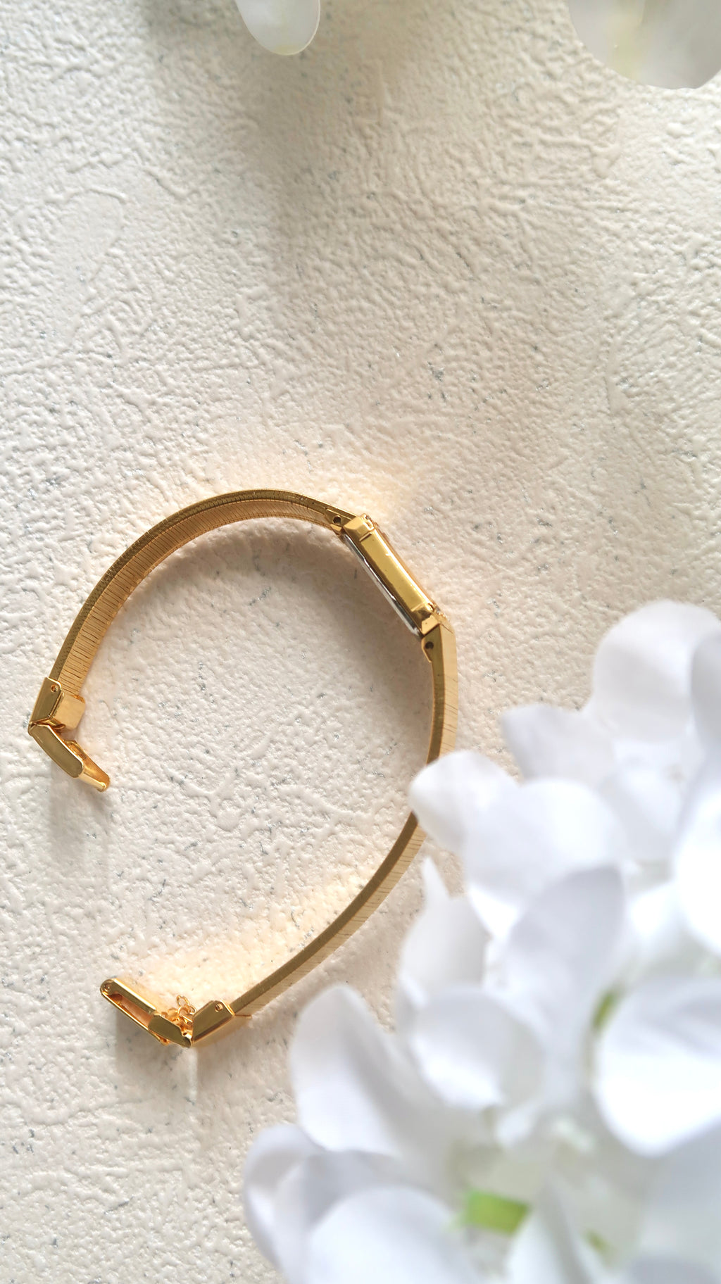 S. Gold Rect Dial with Gold Chain Strap Watch