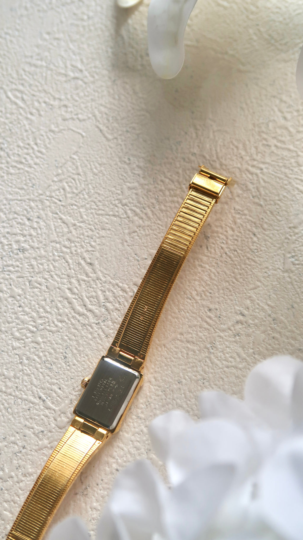 S. Gold Rect Dial with Gold Chain Strap Watch