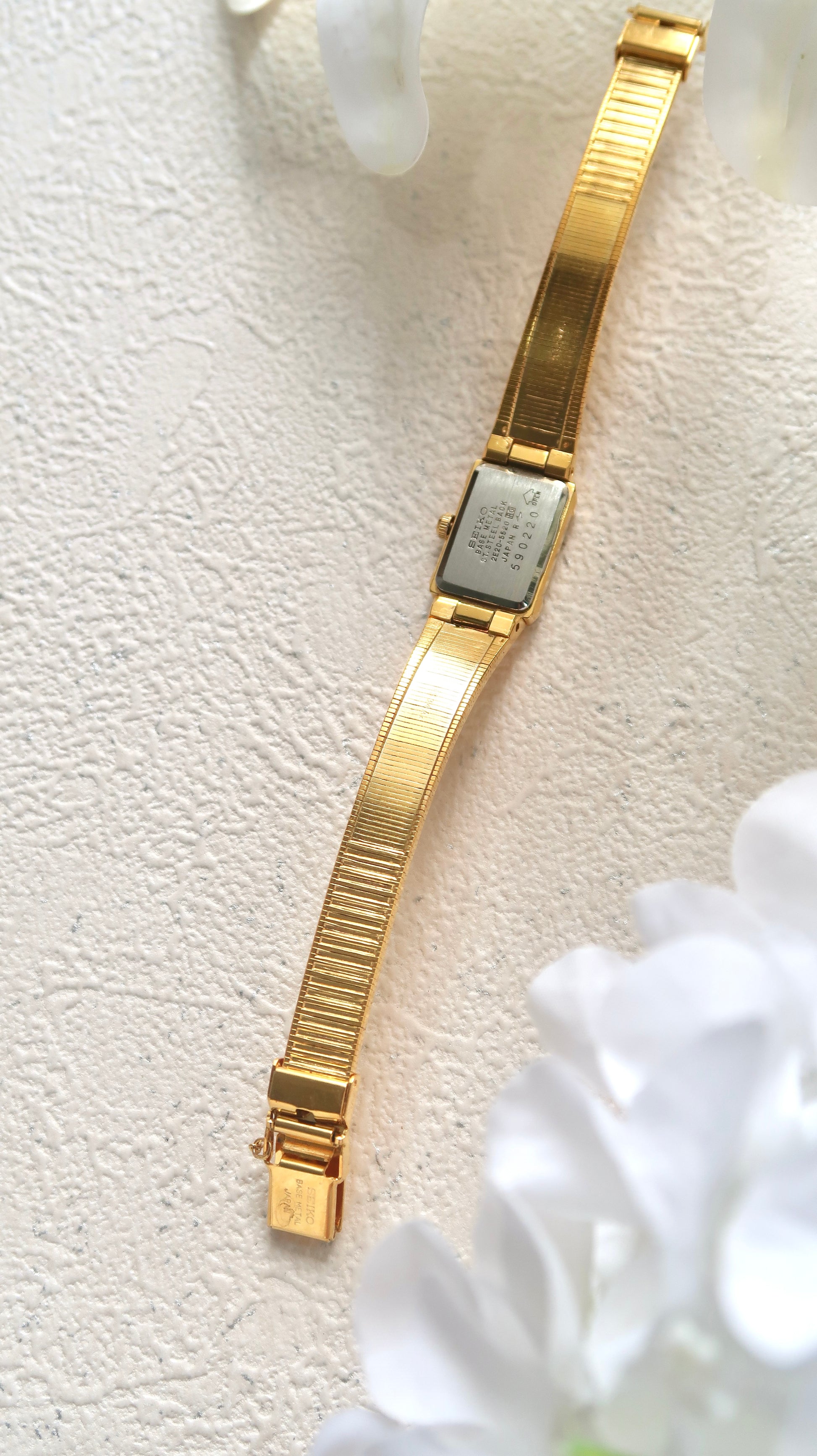 S. Gold Rect Dial with Gold Chain Strap Watch