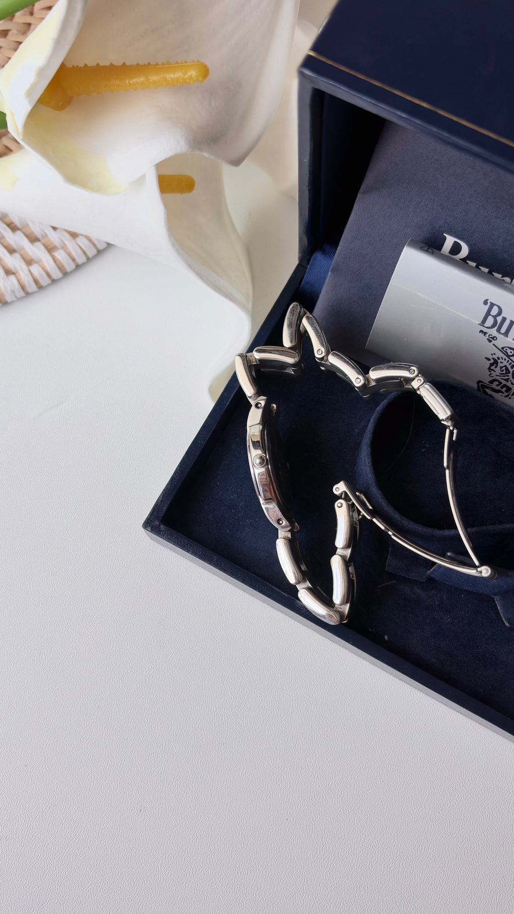 [WITH BOX] BRBY. Navy Blue Round Dial Silver Chain Watch