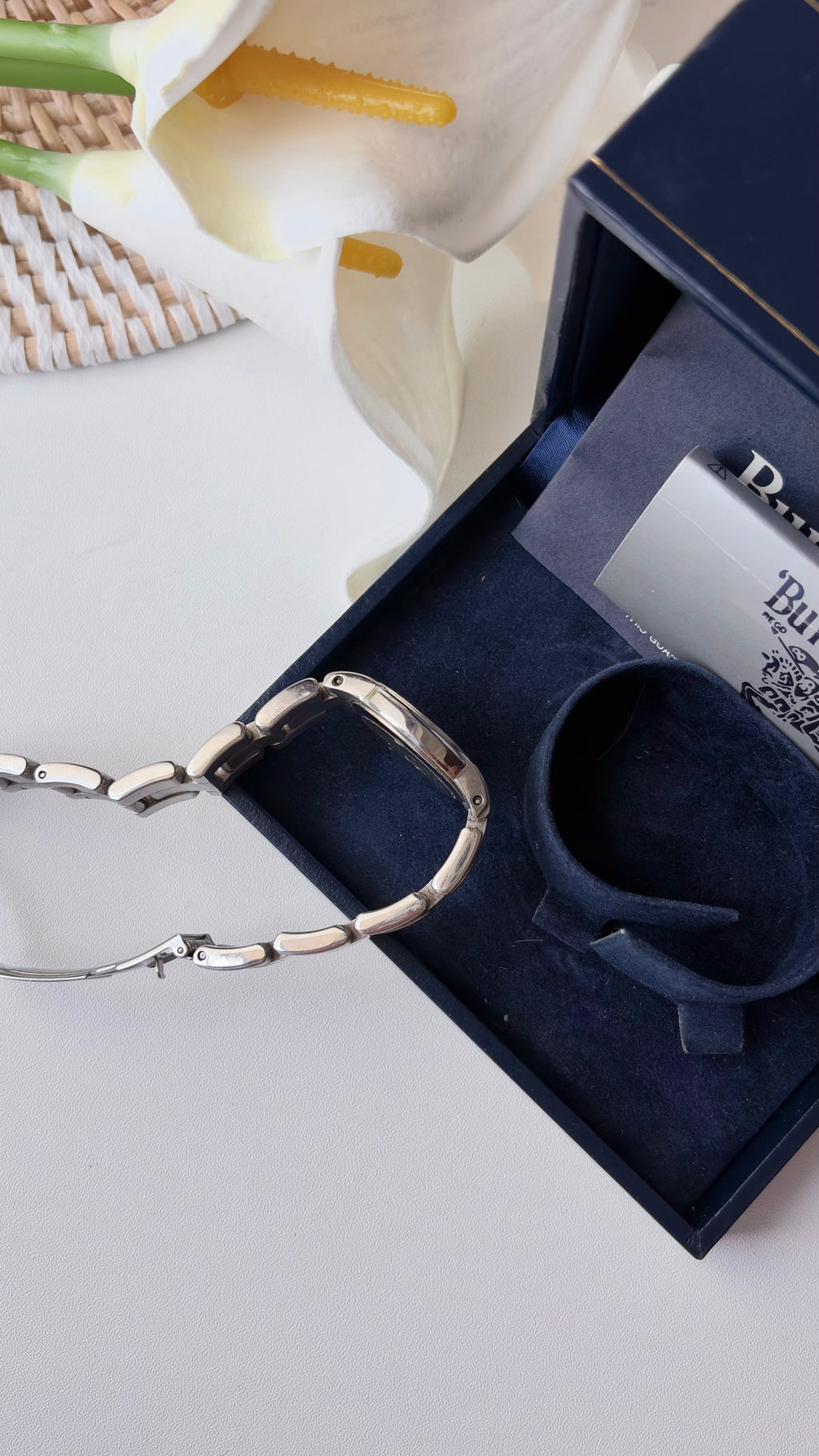 [WITH BOX] BRBY. Navy Blue Round Dial Silver Chain Watch