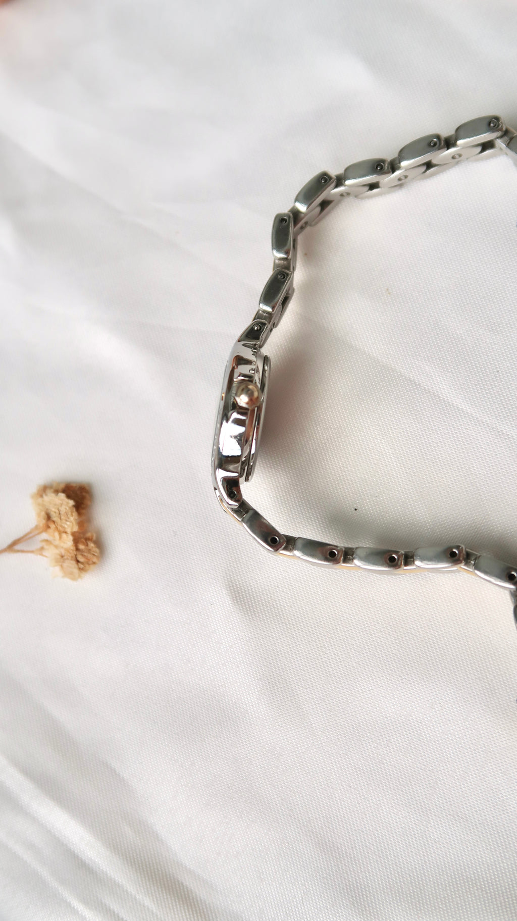 S. Moorea White Round Dial with Two Tone Chain Watch