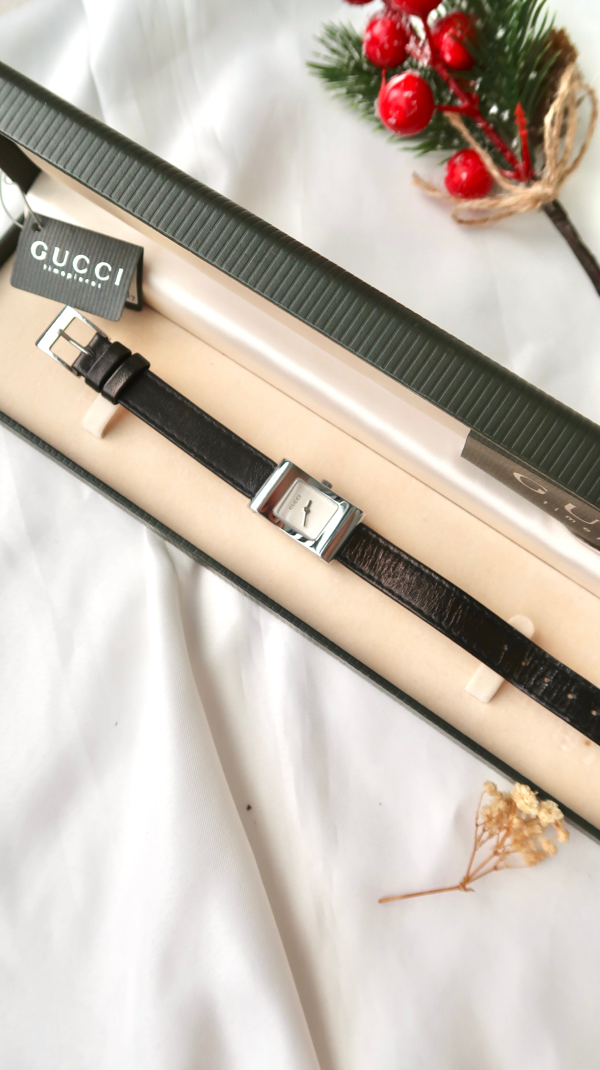 [FULLSET WITH BOX] Gc. 2300L Silver Rect Dial with Black Strap Watch