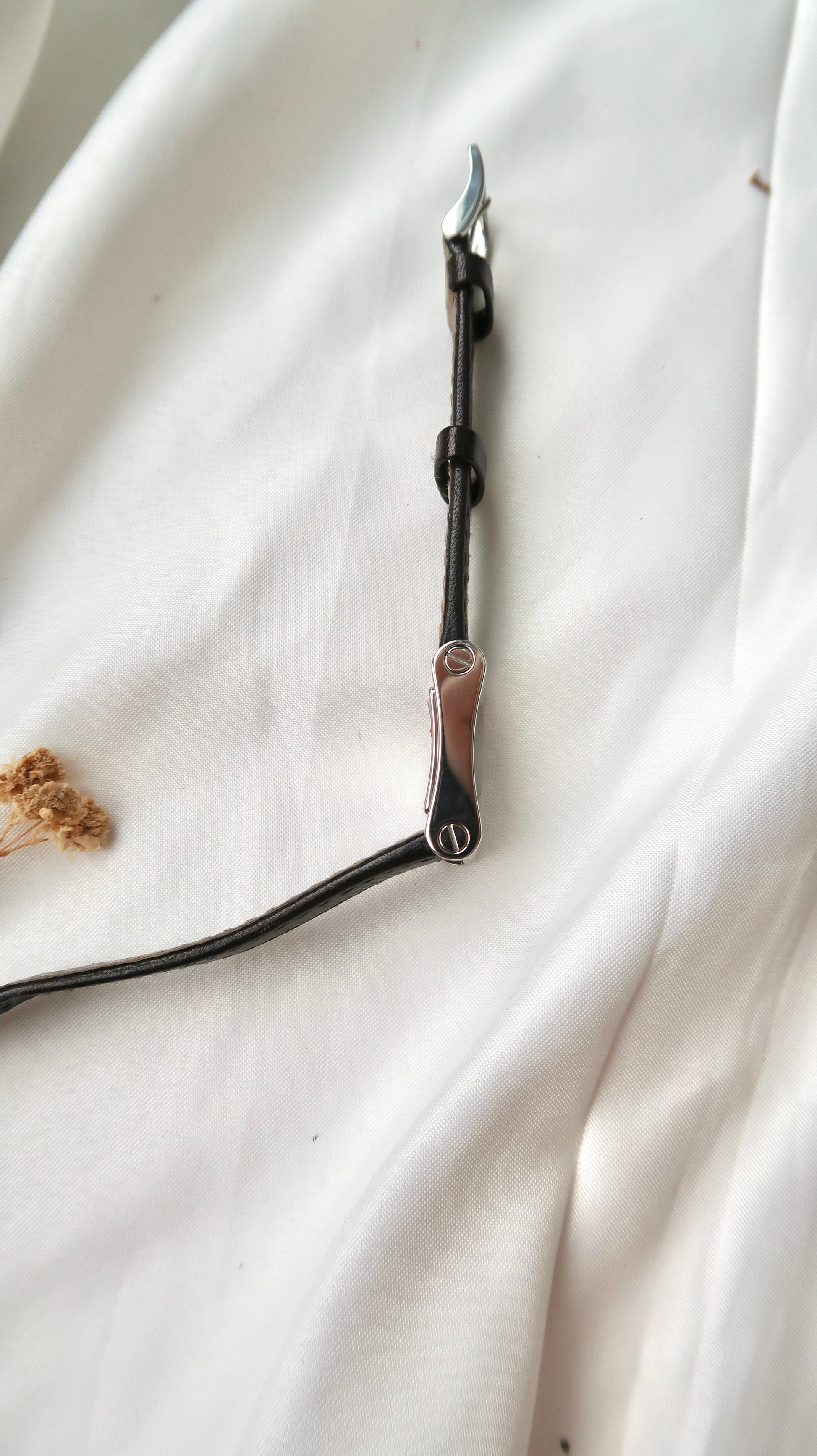 [FULLSET WITH BOX] Gc. 2300L Silver Rect Dial with Black Strap Watch