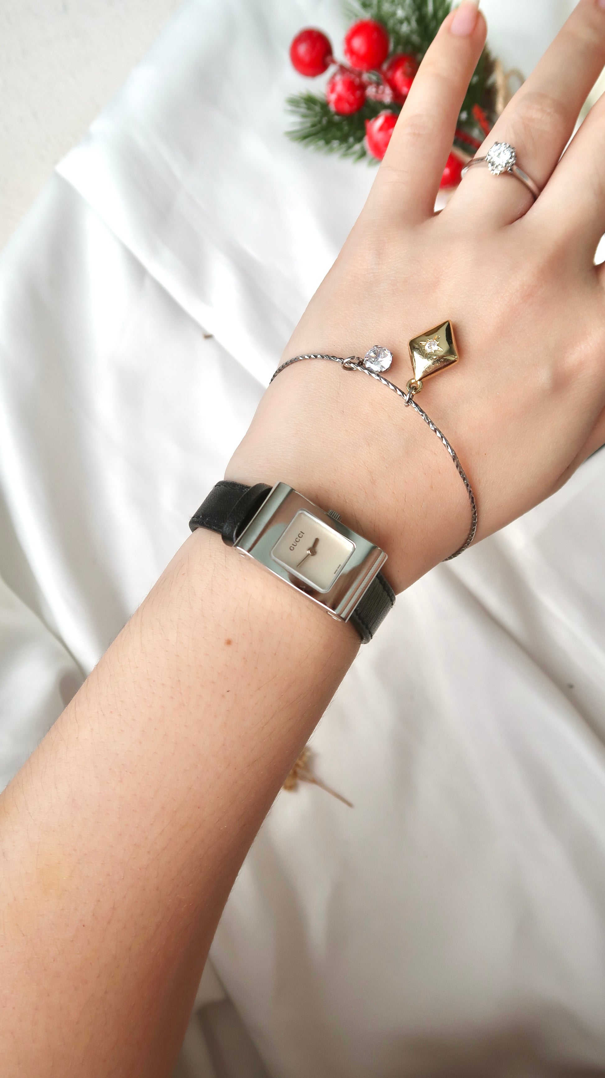 [FULLSET WITH BOX] Gc. 2300L Silver Rect Dial with Black Strap Watch