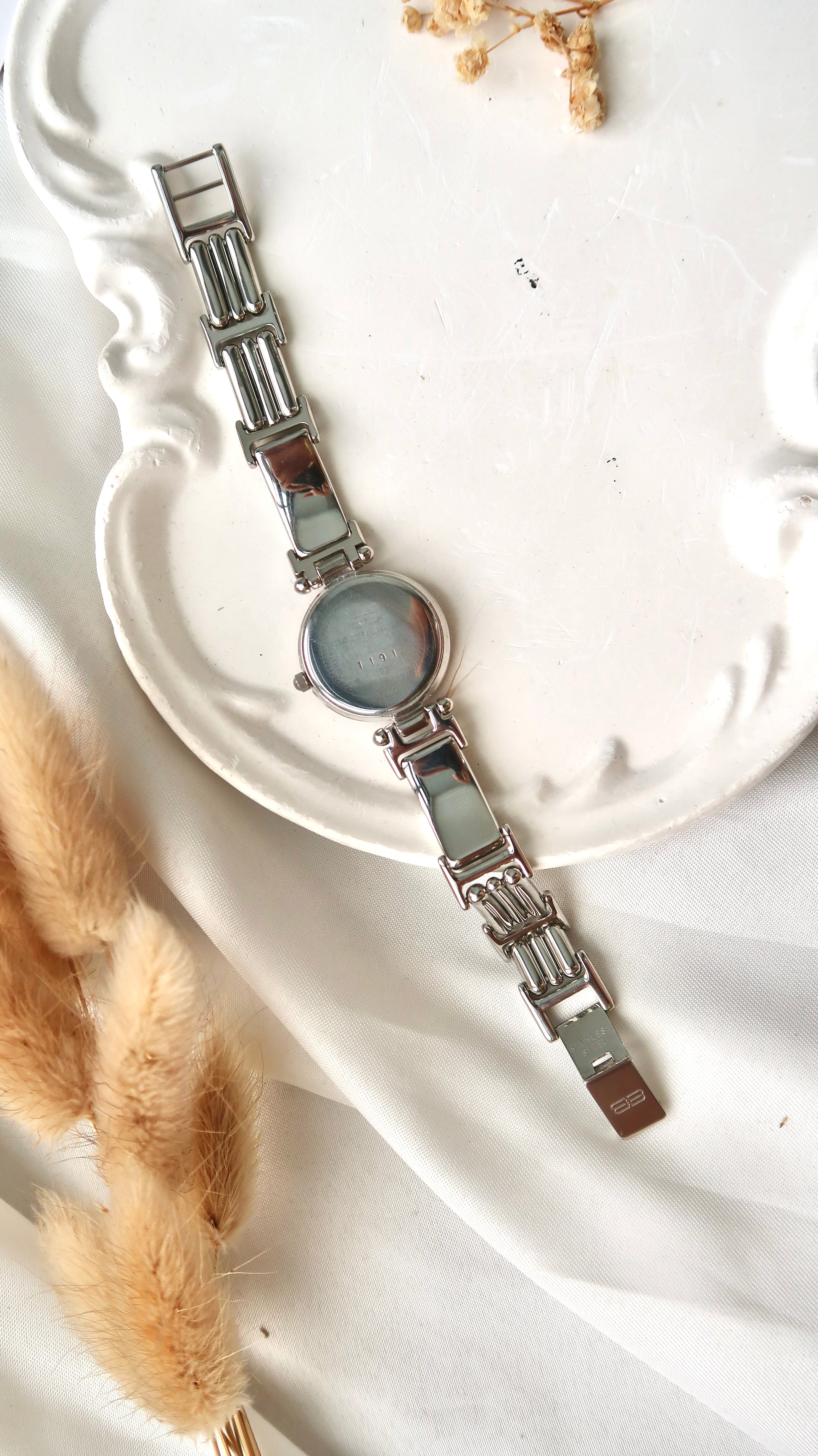 BLCG. White Round 12P Diamonds Dial with Silver Chain Watch