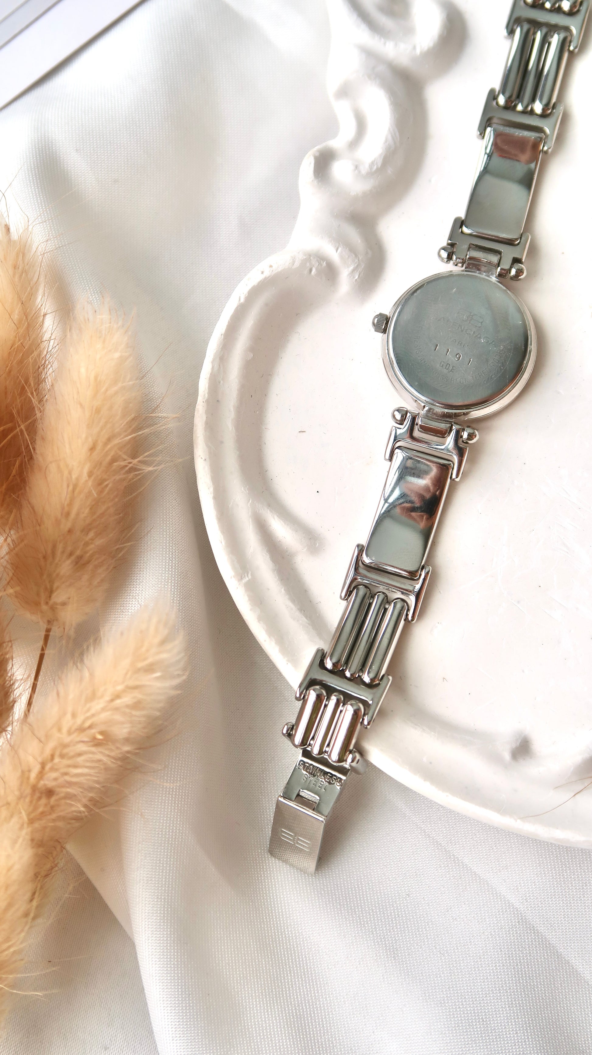 BLCG. White Round 12P Diamonds Dial with Silver Chain Watch